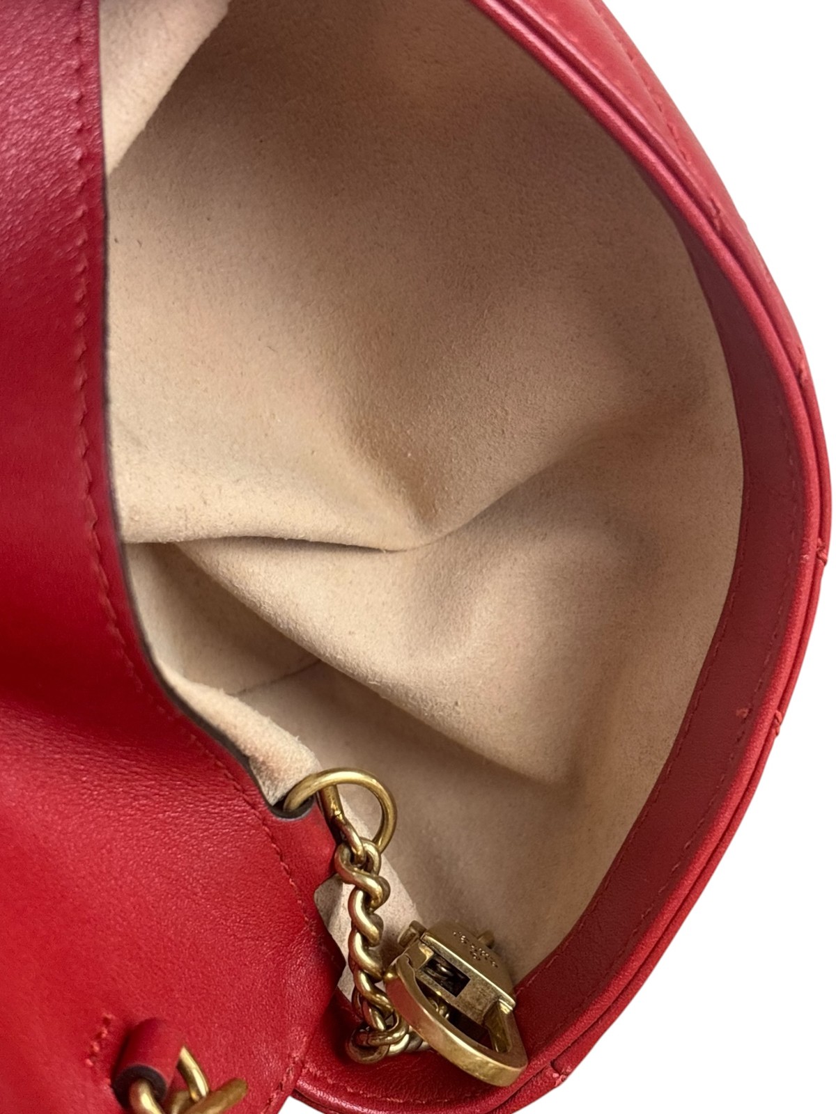 Size OS – Gucci Red Chevron Quilted Matelasse Mini Leather Shoulder Bag / Pre-Ow