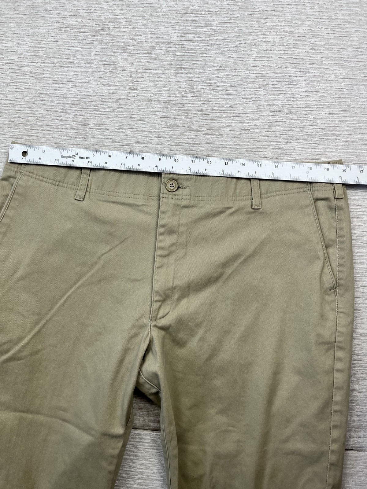 Lee Extreme Motion Men’s Khaki Pants Straight Fit Tapered Leg Size 40×30
