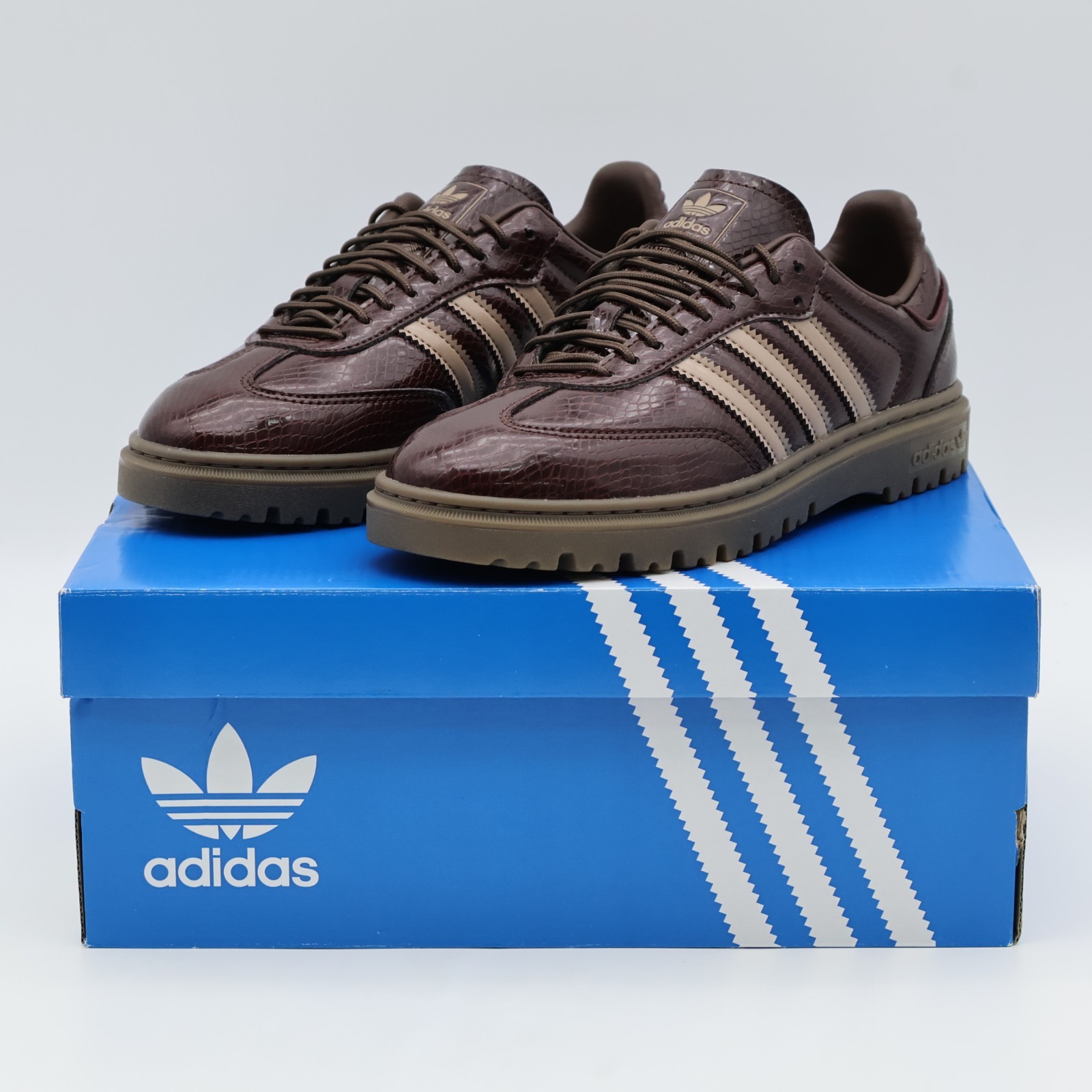 JQ6711 adidas SAMBA WTR SUPCOL CHABRN GUM5 (Men’s)
