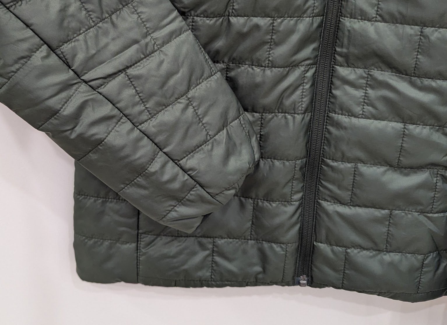 Patagonia Men’s Nano Puff Jacket Small – Old Growth Green #84213