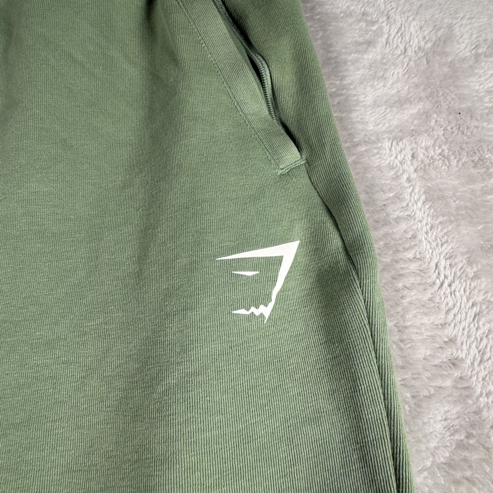 Gymshark Crest Joggers Mens Medium Green Sweatpants Zip Pocket Athletic Logo