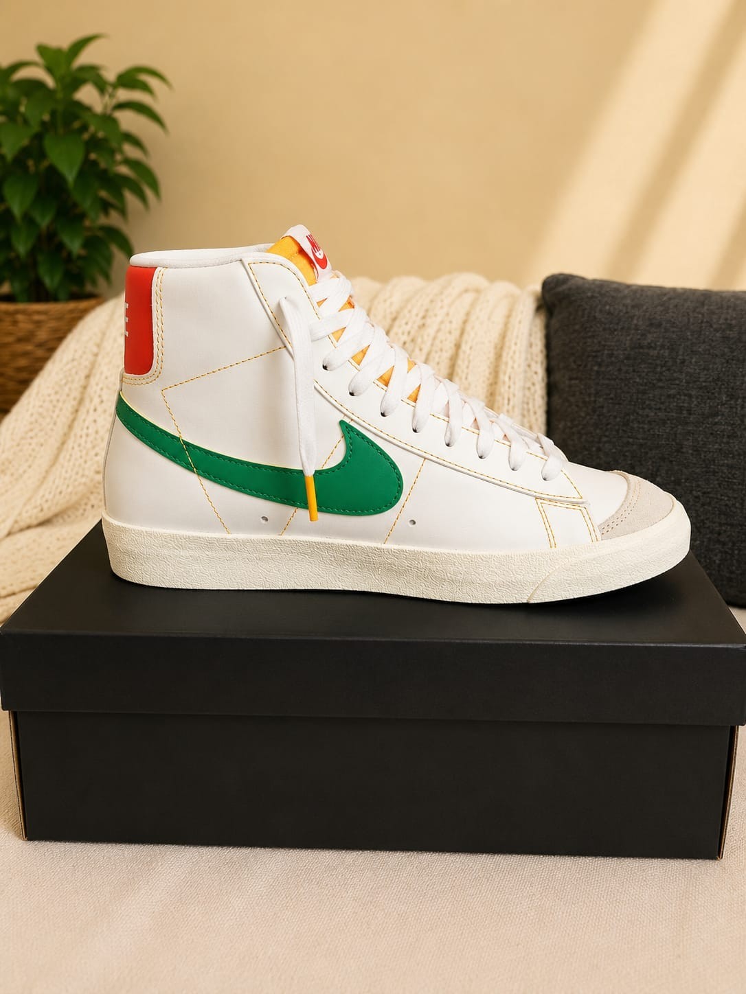 Nike Blazer Mid 77 Vintage Men’s Size 10.5 White Habanero Red BQ6806-177