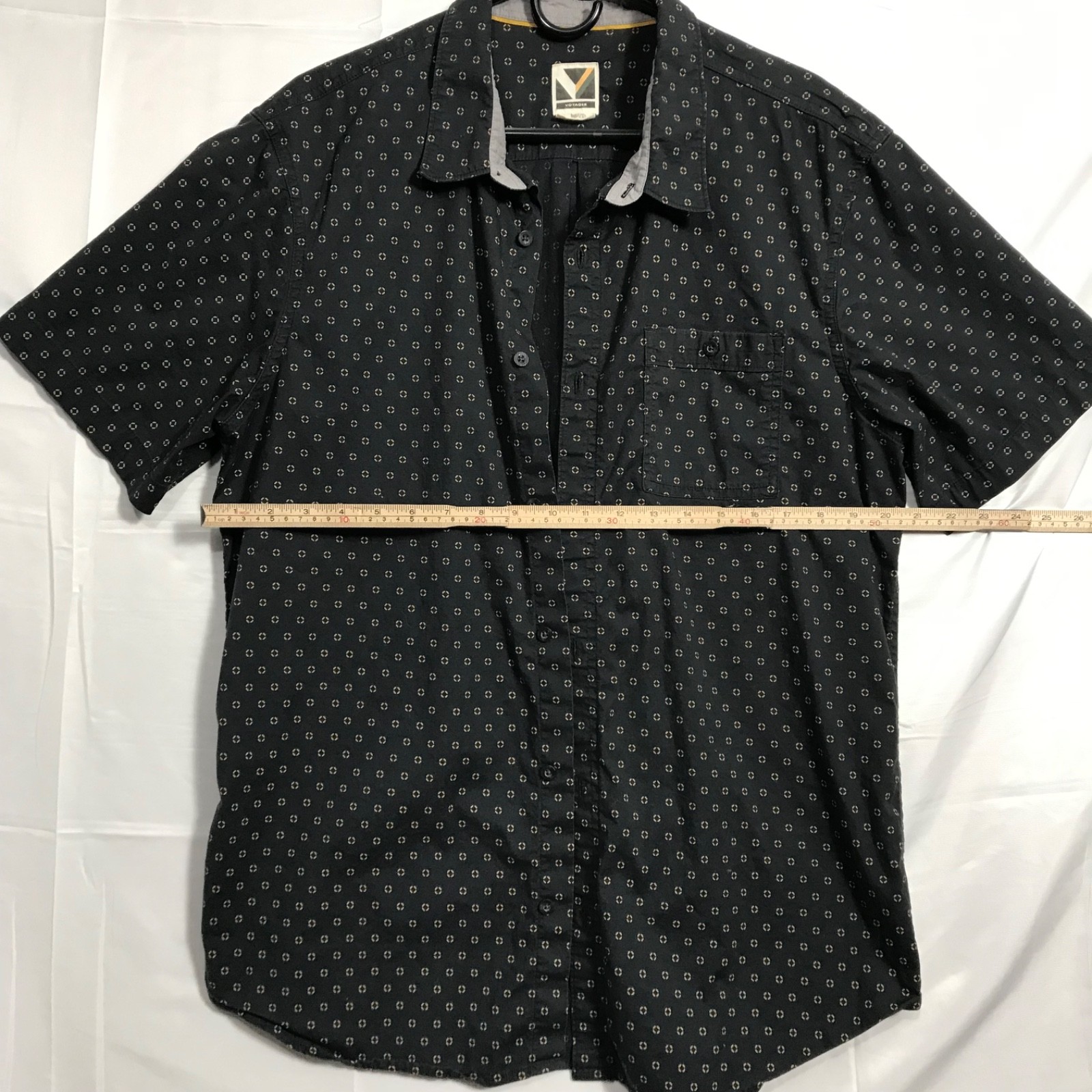 Voyager Mens Button Down Shirt Size L Black Short Sleeve 97% Cotton / 3% Elastan