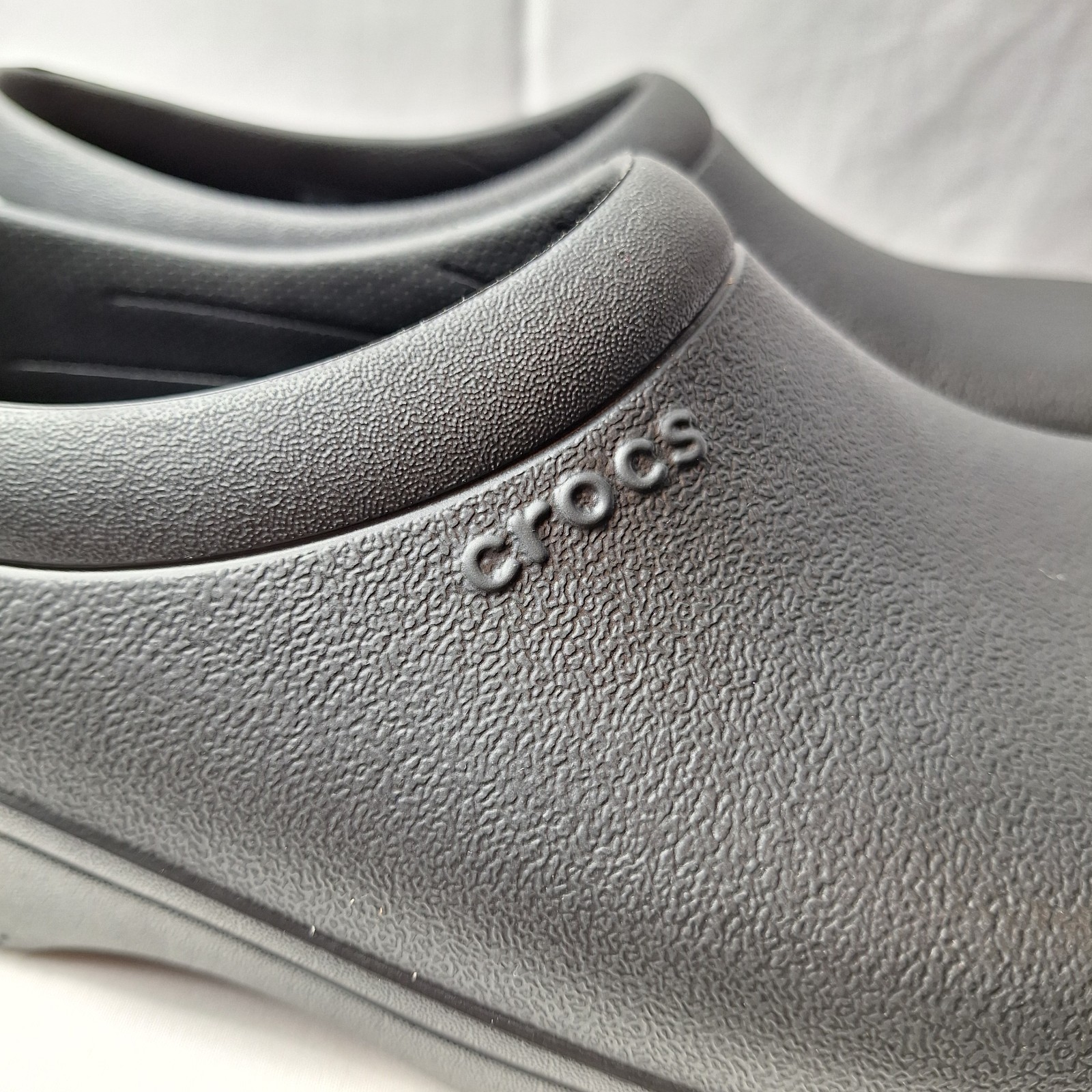 CROCS On-The-Clock Work Slip-On Sz Men/11 Women/13 Black Slip-Resist LiteRide