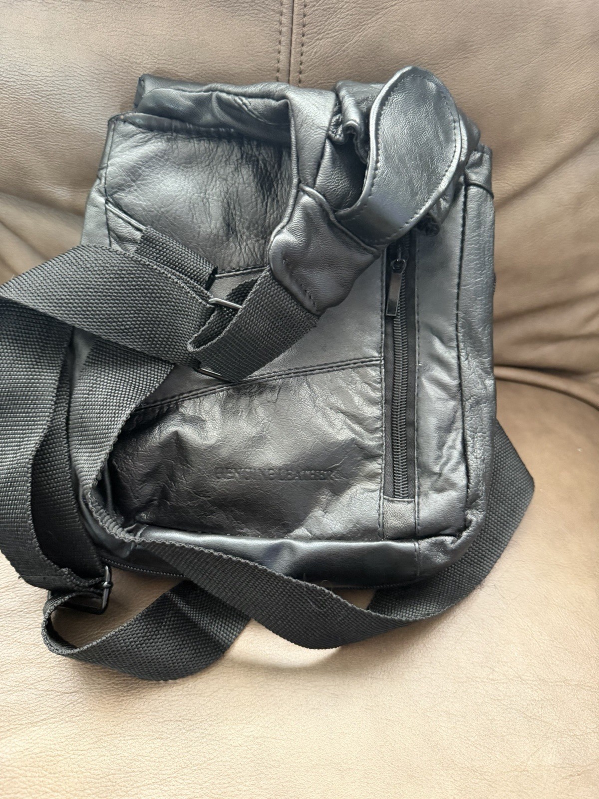 Baggallini Black Crossbody Bag Zip & Magnetic Closure Adjustable Strap Pockets