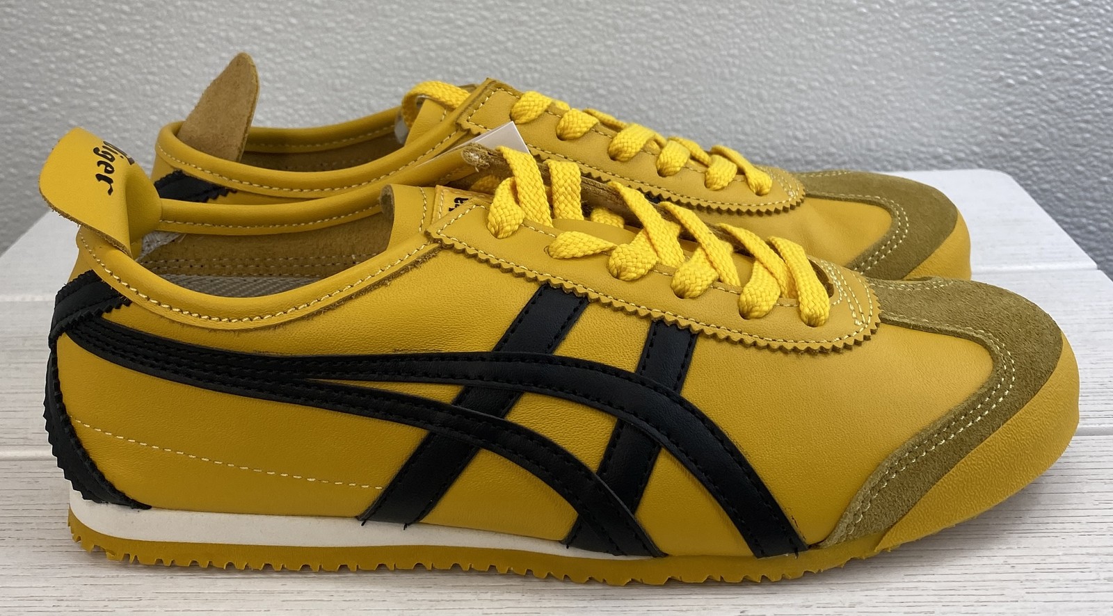 Onitsuka Tiger Mexico 66 Unisex M6 W7 Kill Bill Yellow/Black Leather Sneakers
