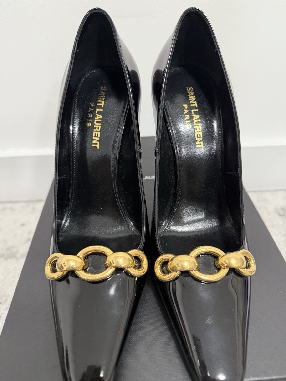 Saint Laurent Silvana 110M Chain Pumps – Black Patent – Size 37 EU / 7 US