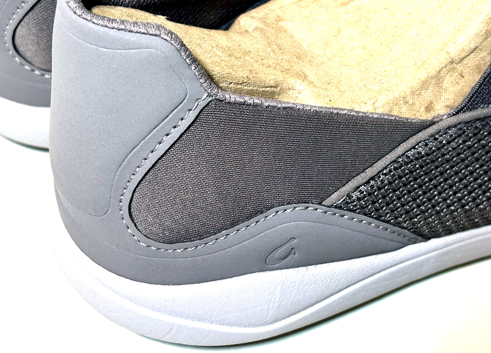 OLUKAI Nohea Pae Mens Size 10.5 Slip On Loafer Sneakers Fog Breathable Comfort