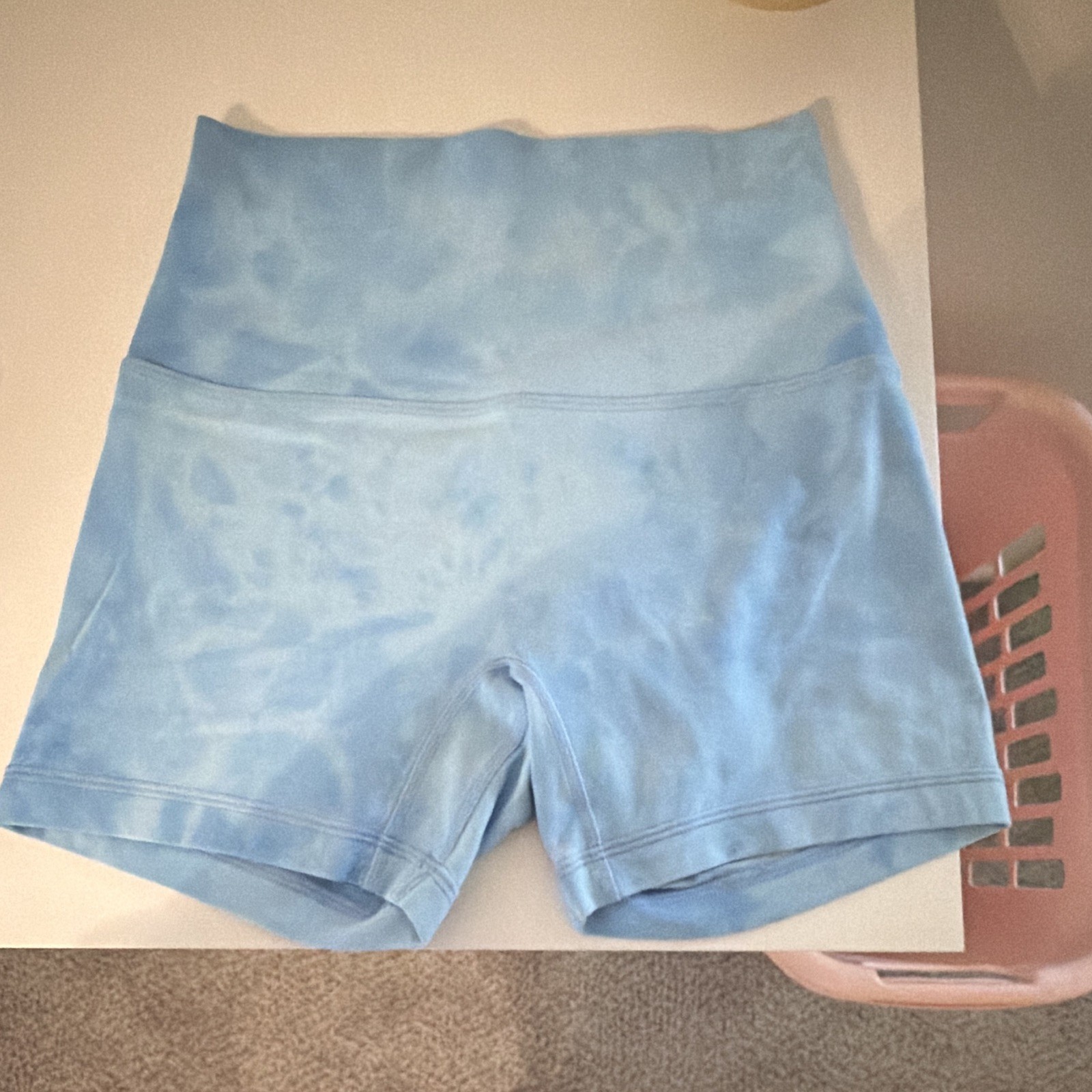 Lululemon Women’s Blue Tie-Dye Align Shorts 4 inch – Size 4