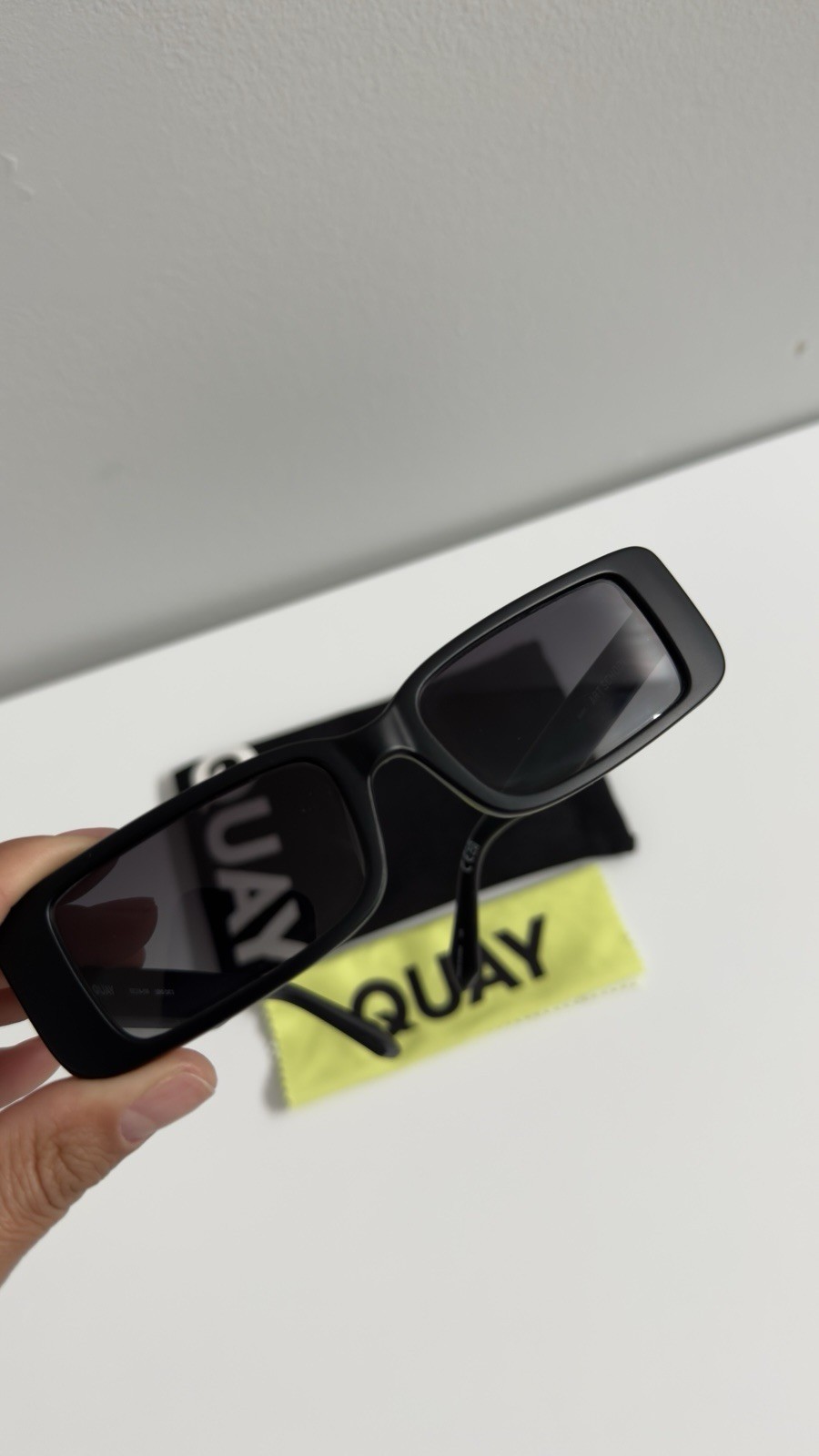 QUAY ART SCHOOL Womens Rectangle Sunglasses Black Frame Gray Tinted Lens UV400