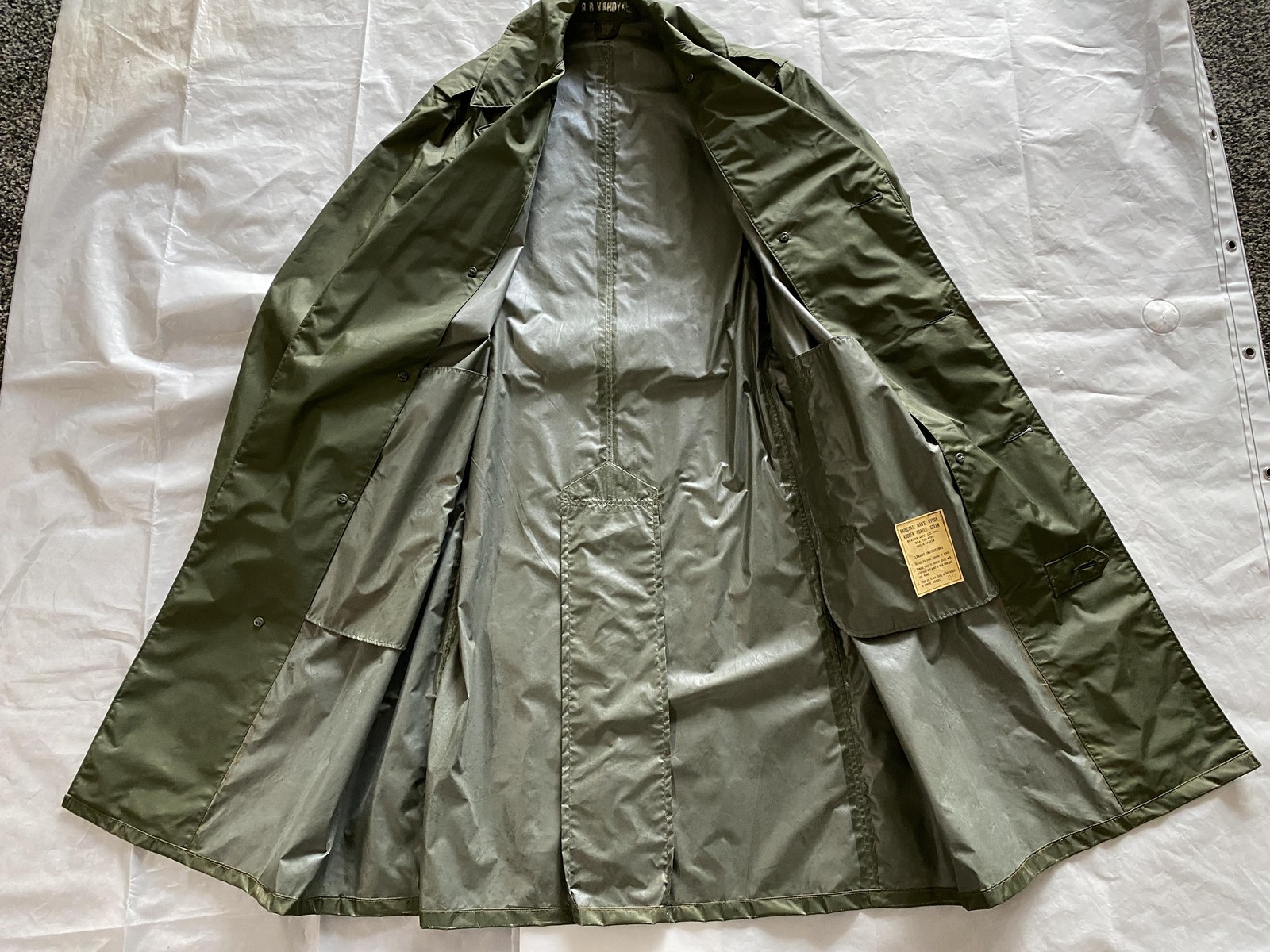 Vintage Military Blauer Raincoat Mens Green Nylon Rubber Coated Jacket Vietnam