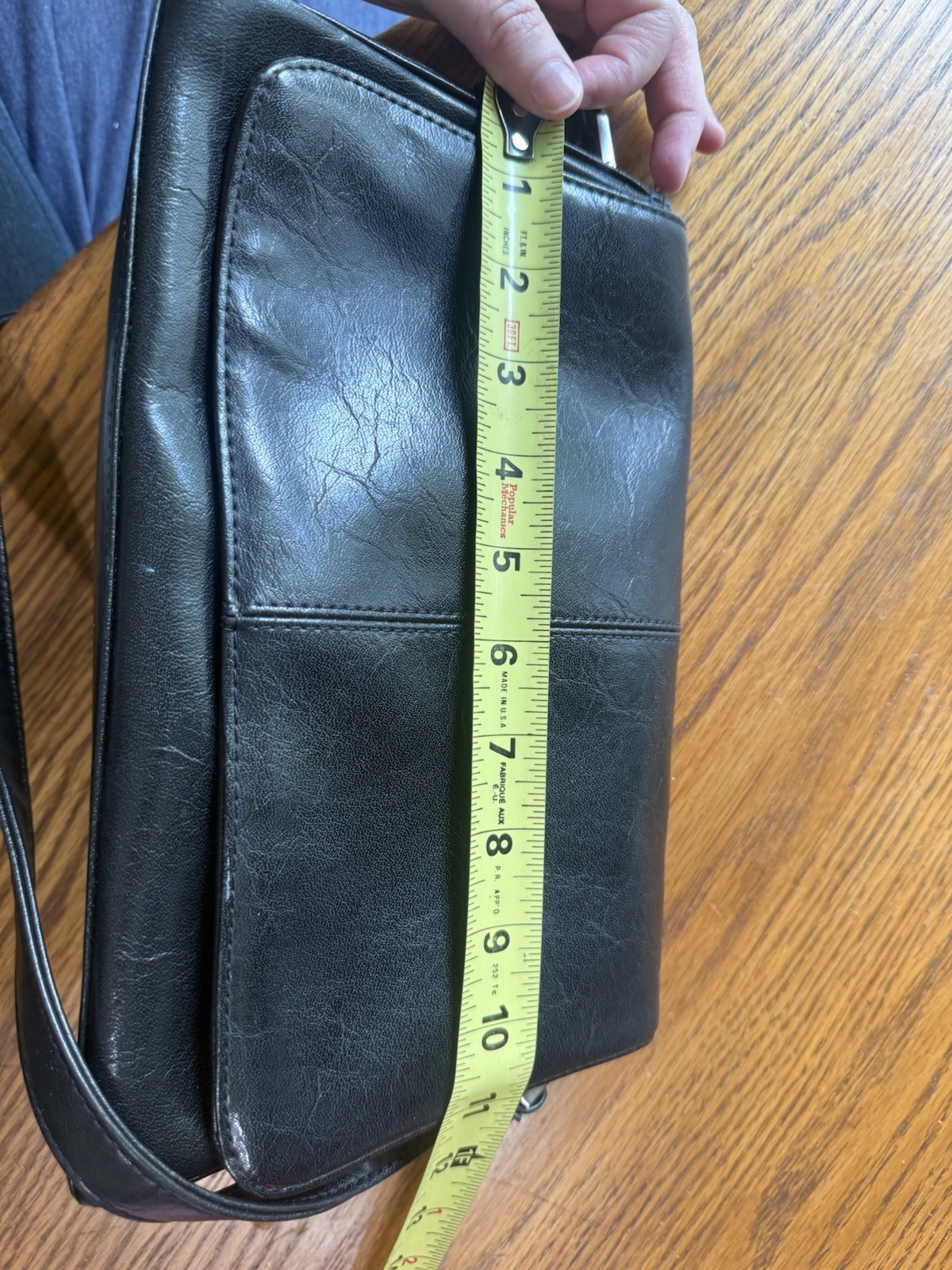 Liz Claiborne Black Leather Shoulder Bag Purse Zip Top Classic Medium