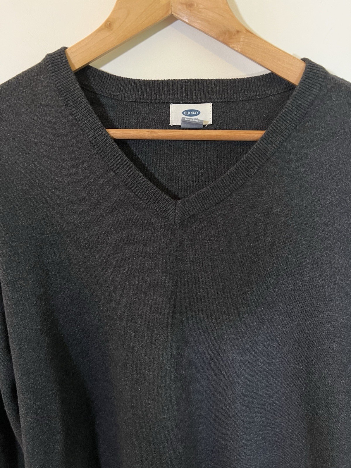 Old Navy Mens Large Charcoal Gray V Neck Pullover Sweater Long Sleeve Classic