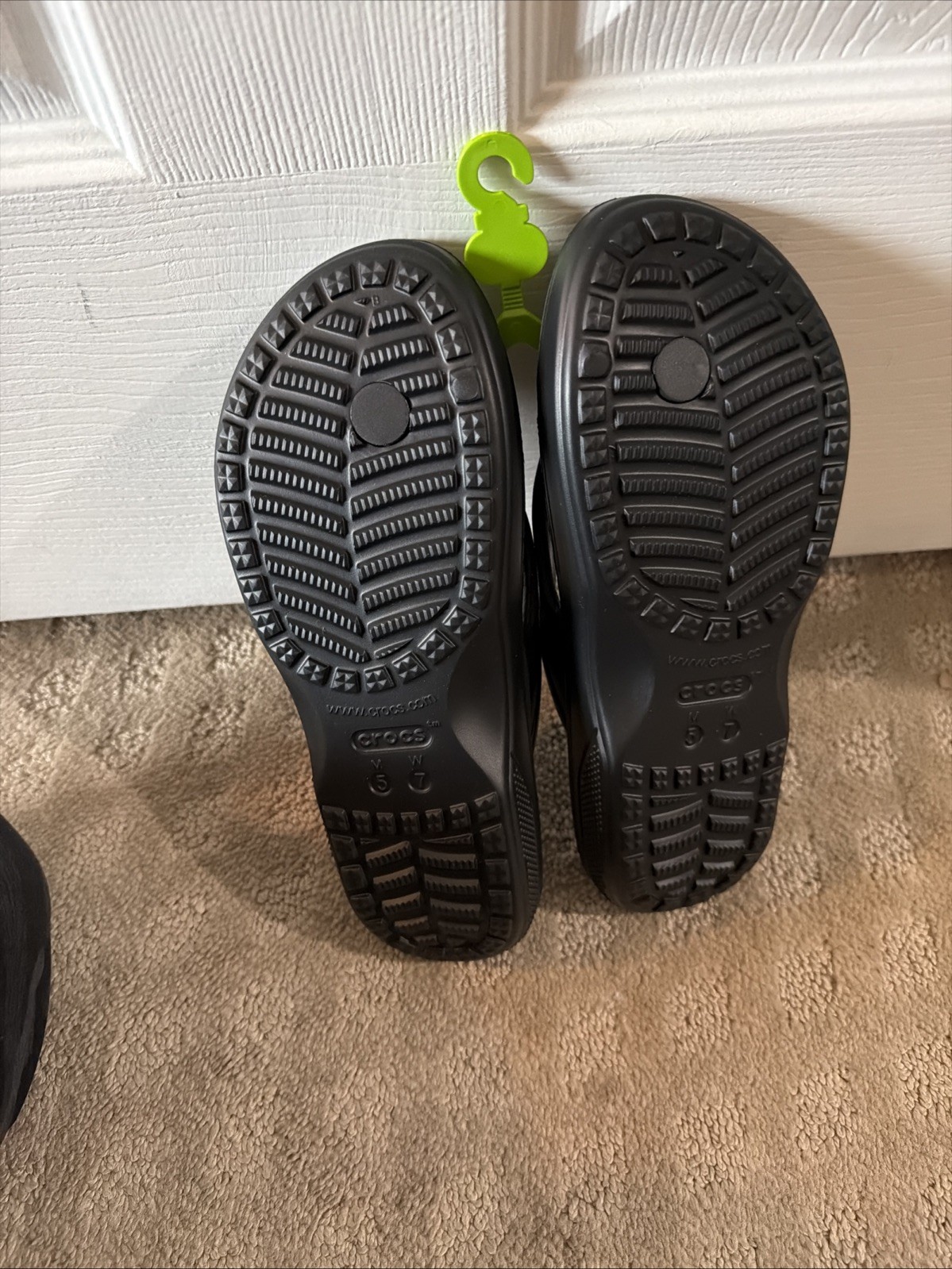 Crocs Baya II Flip Black Flip Flop Slippers. Unisex. Size 8WMN/6MEN. NWT!