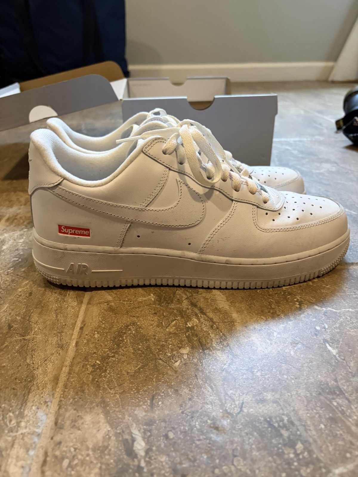 Nike Air Force 1 Size 9.5 ’07 Low Top Triple White Men’s Athletic Sneakers