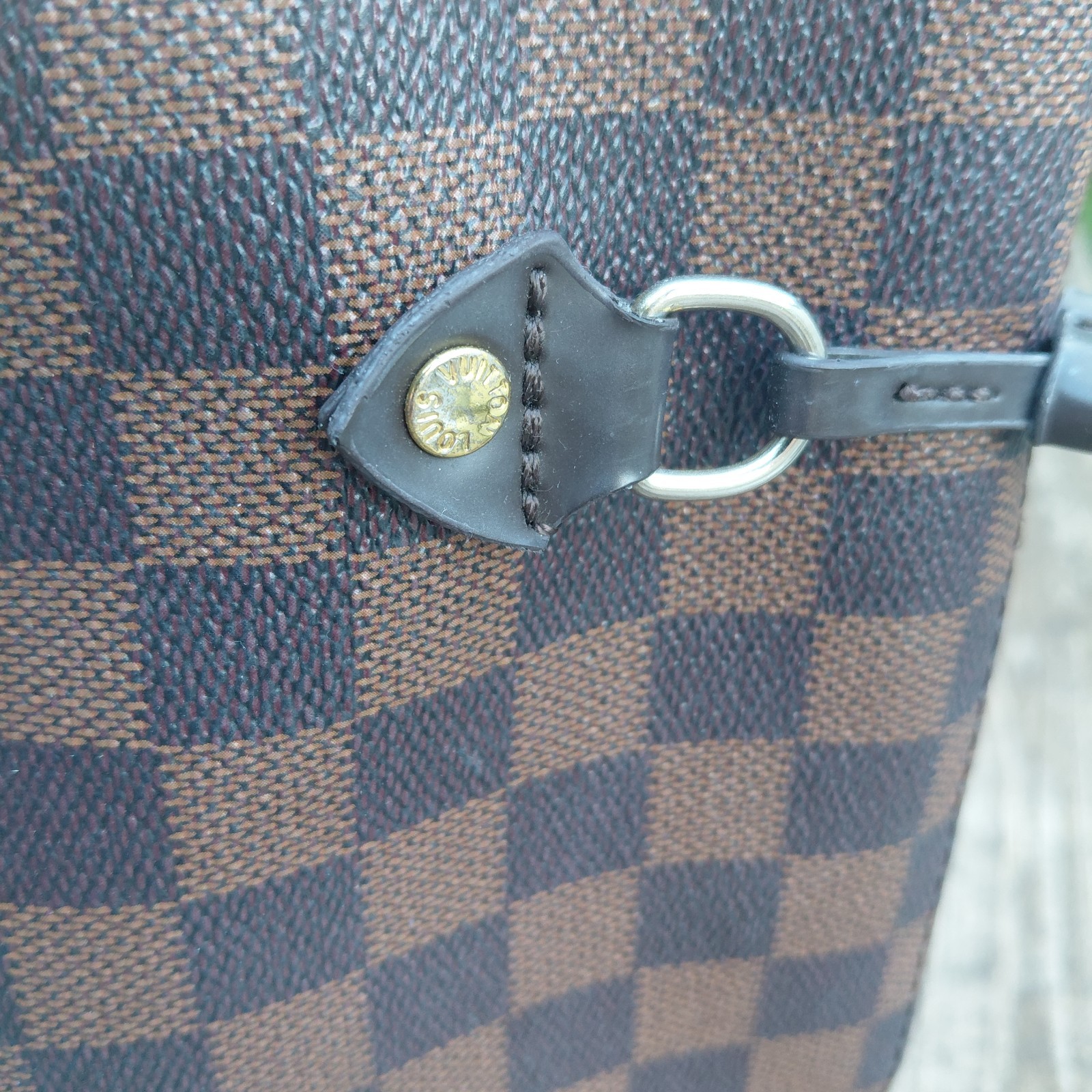 Louis Vuitton Neverfull MM in Damier Ebene canvas
