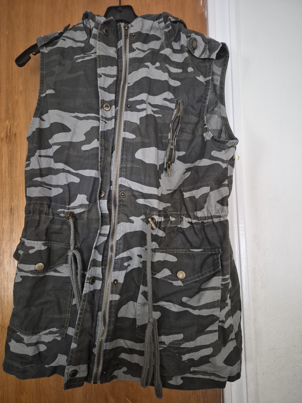 Zenana Outfitters Utility Vest Womens Large Camo Hooded Cotton Drawstring Green