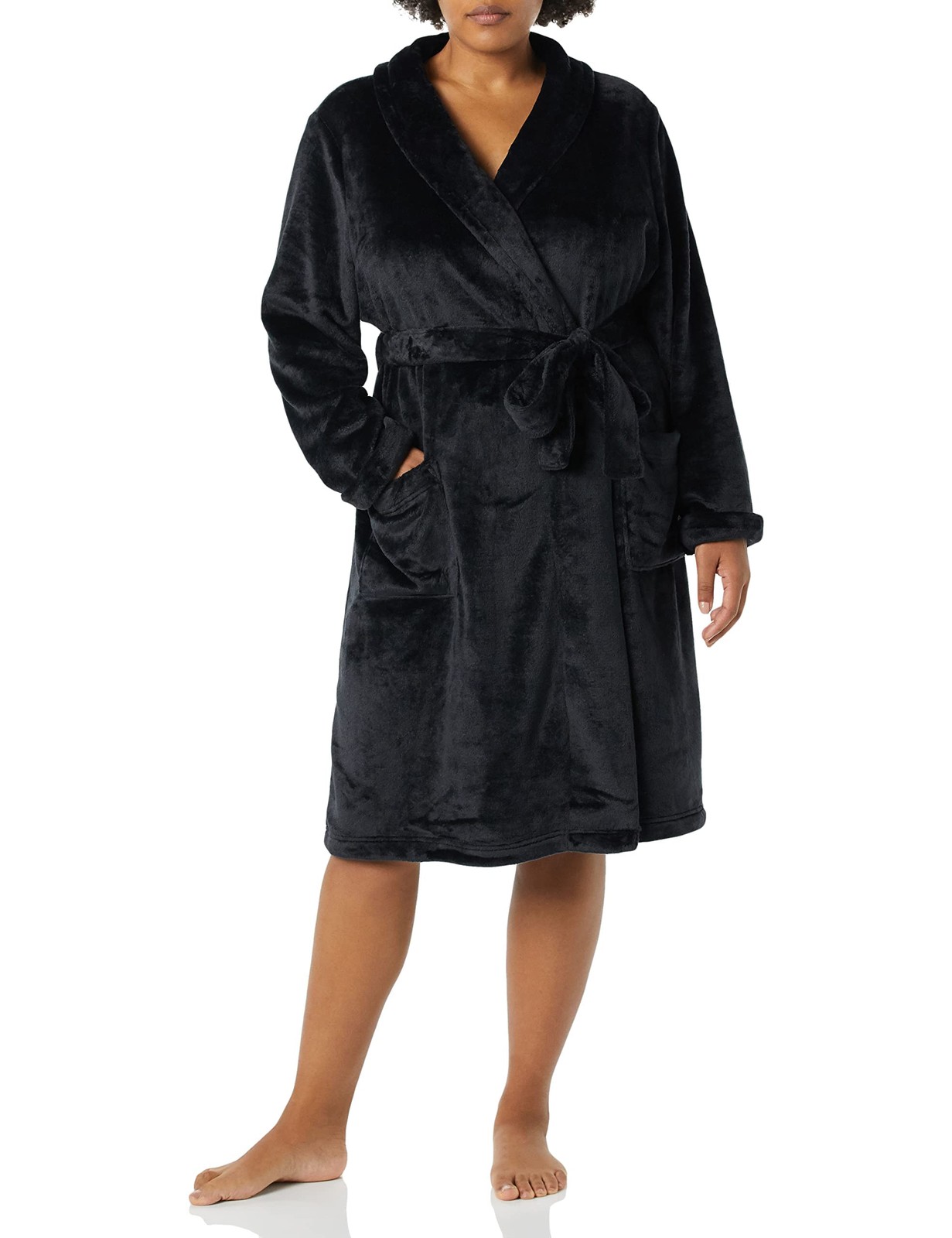 Amazon Essentials Women’s Mid-Length Plush Bath Robe, Loungewear (Available in
