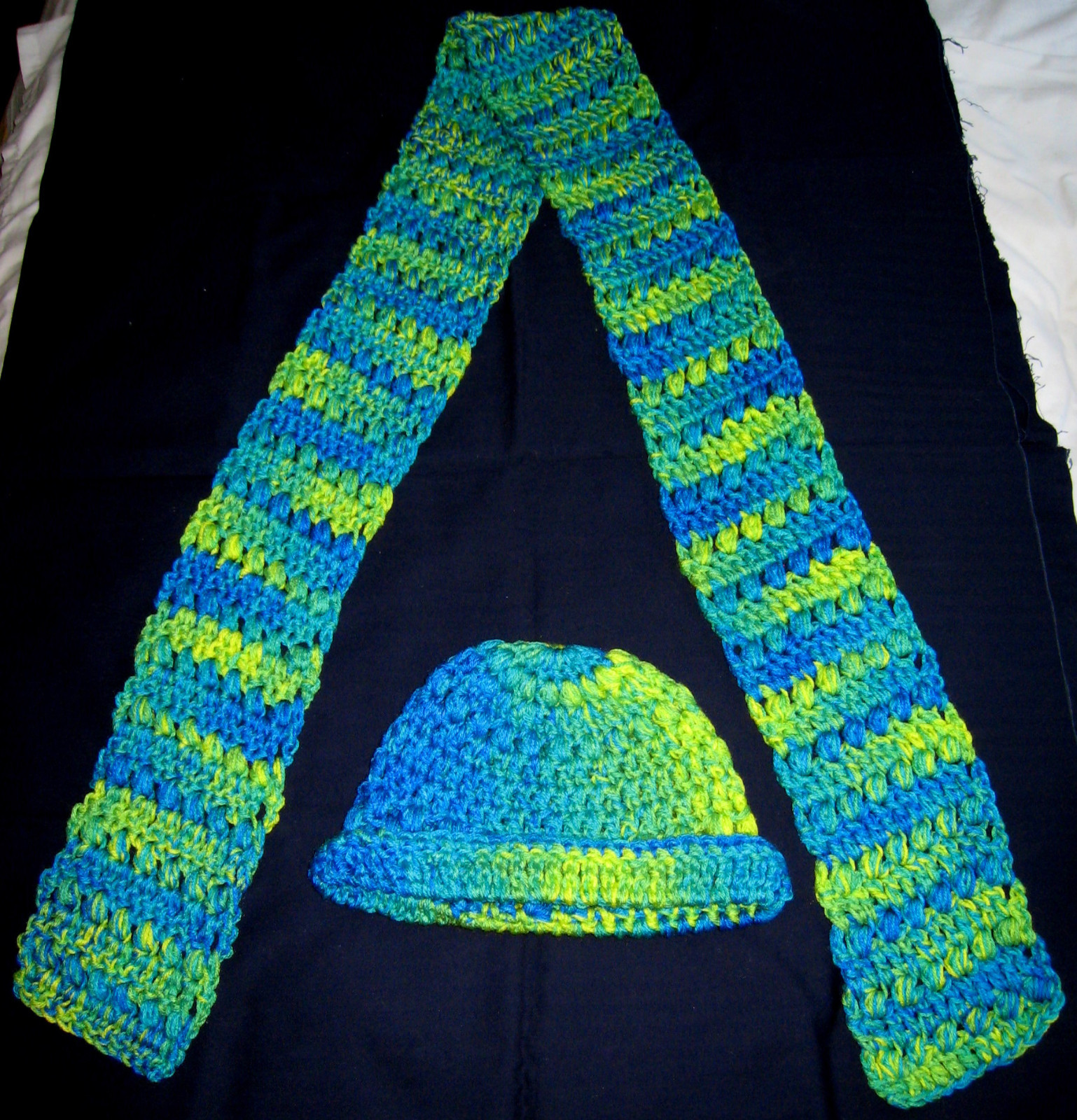 New! HANDMADE Knit CROCHETED Womens HAT and SCARF SET Blue GREEN Yellow ART Mens