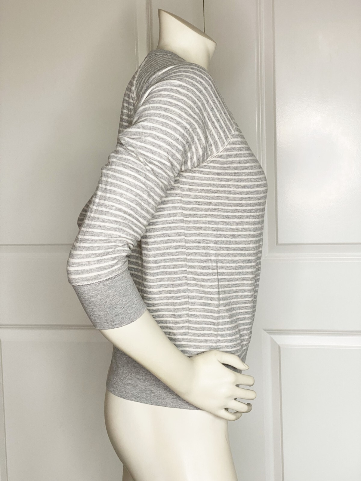 STANDARD JAMES PERSE IVORY GRAY STRIPE CREW NECK 3/4 SLEEVE PULLOVER SIZE: 2