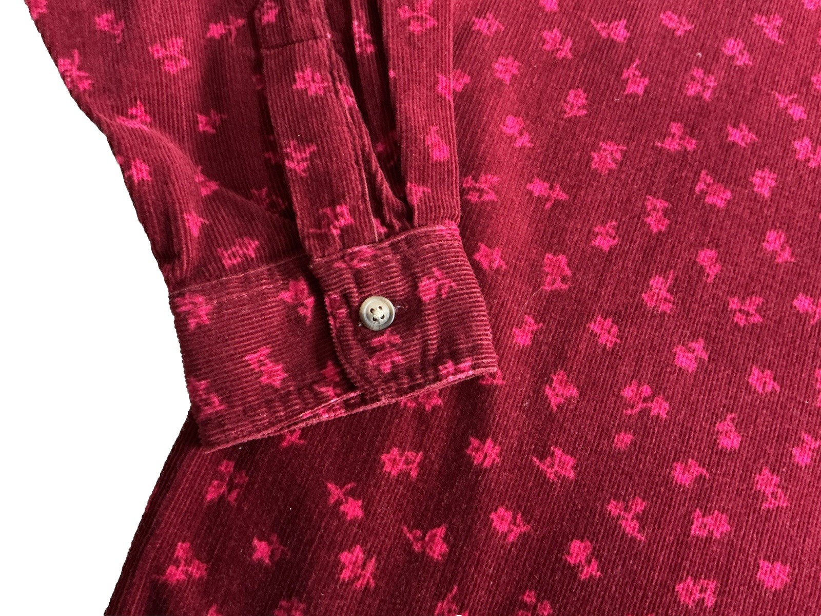 Winnie The Pooh Women’s Burgundy Corduroy Embroidered Button Shirt Medium NWT
