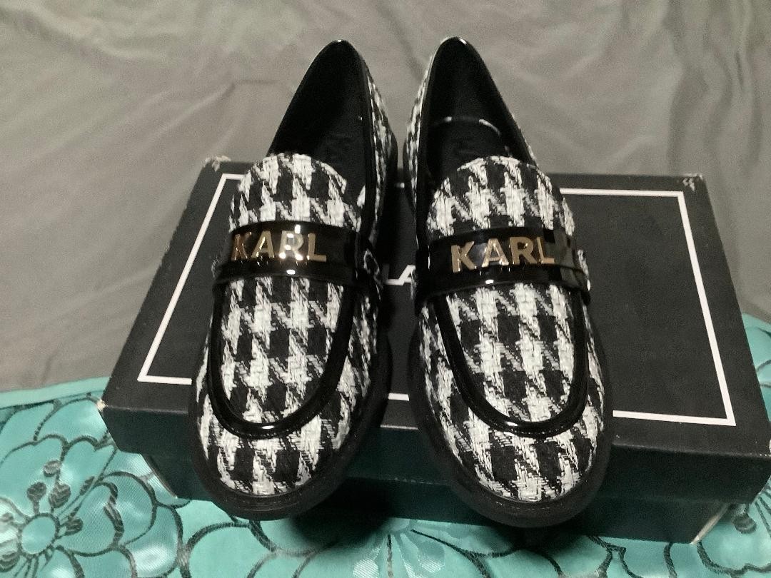 KARL LAGERFELD RANDAL SHOES WITH LOGO HARDWARE BLACK AND WHITE