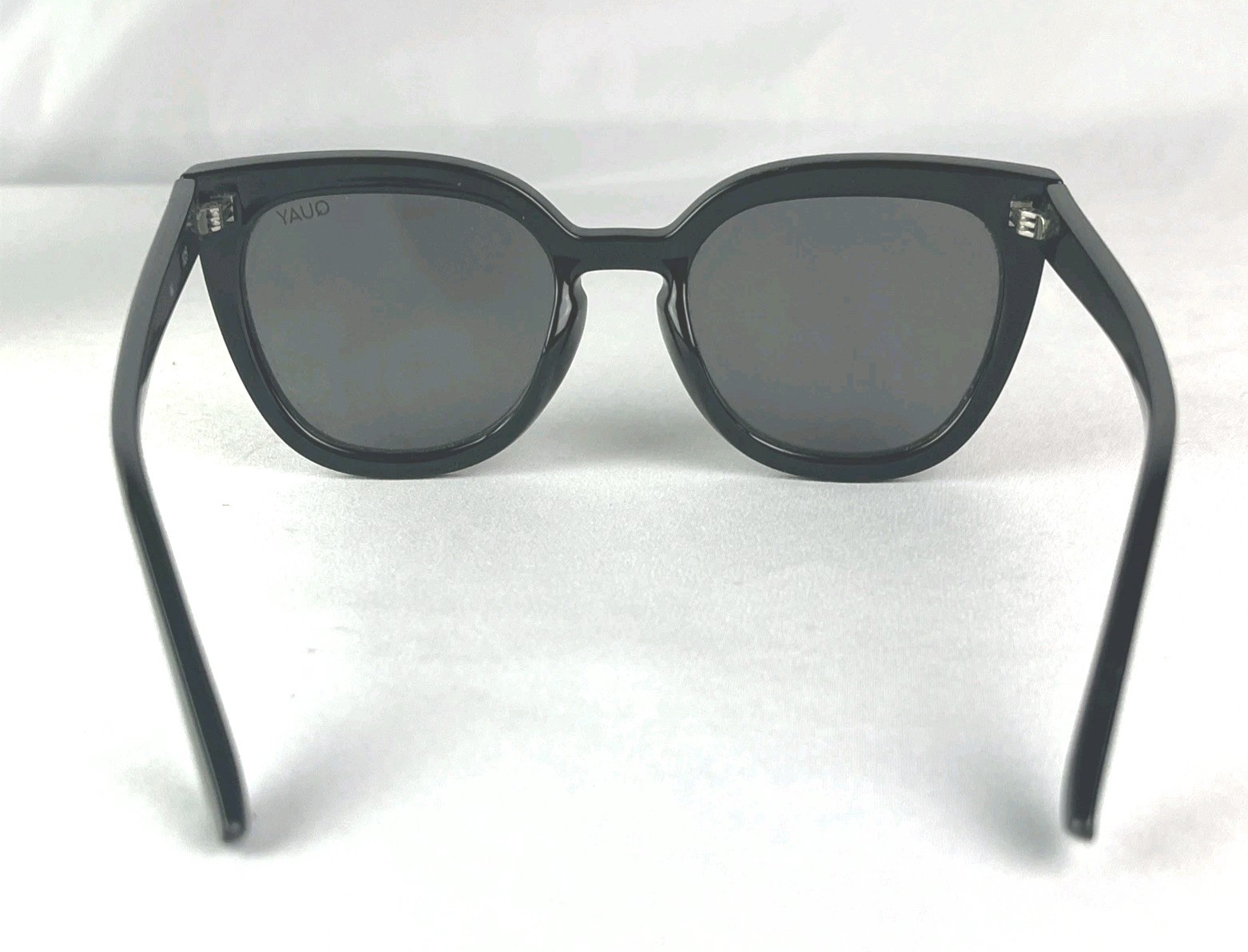 QUAY Women’s Sunglasses Black Plastic Frame Black CAT 3 125mm