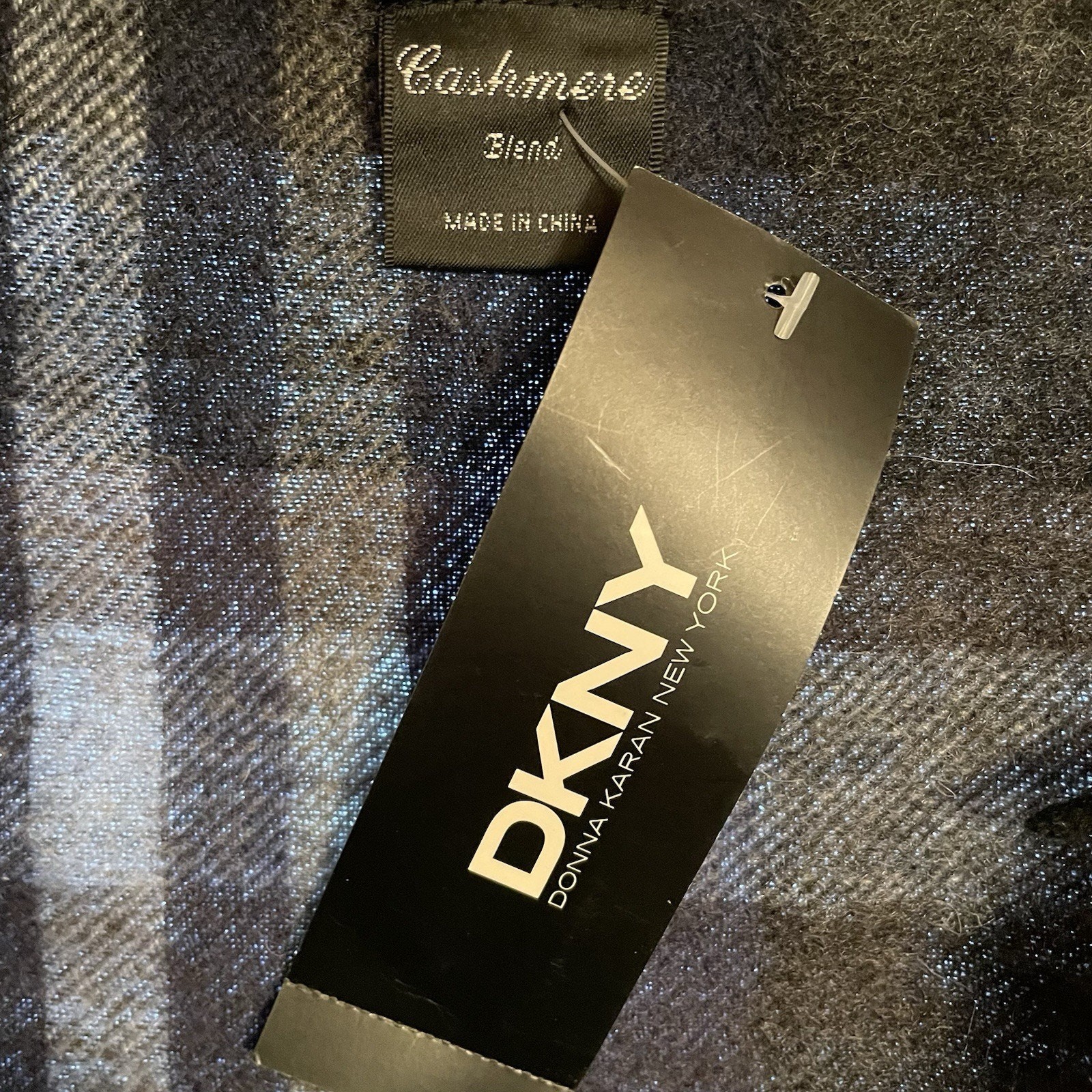 DKNY Luxury Blue/Gray Plaid Scarf – 90% Wool 10% Cashmere – Made in Italy NWT