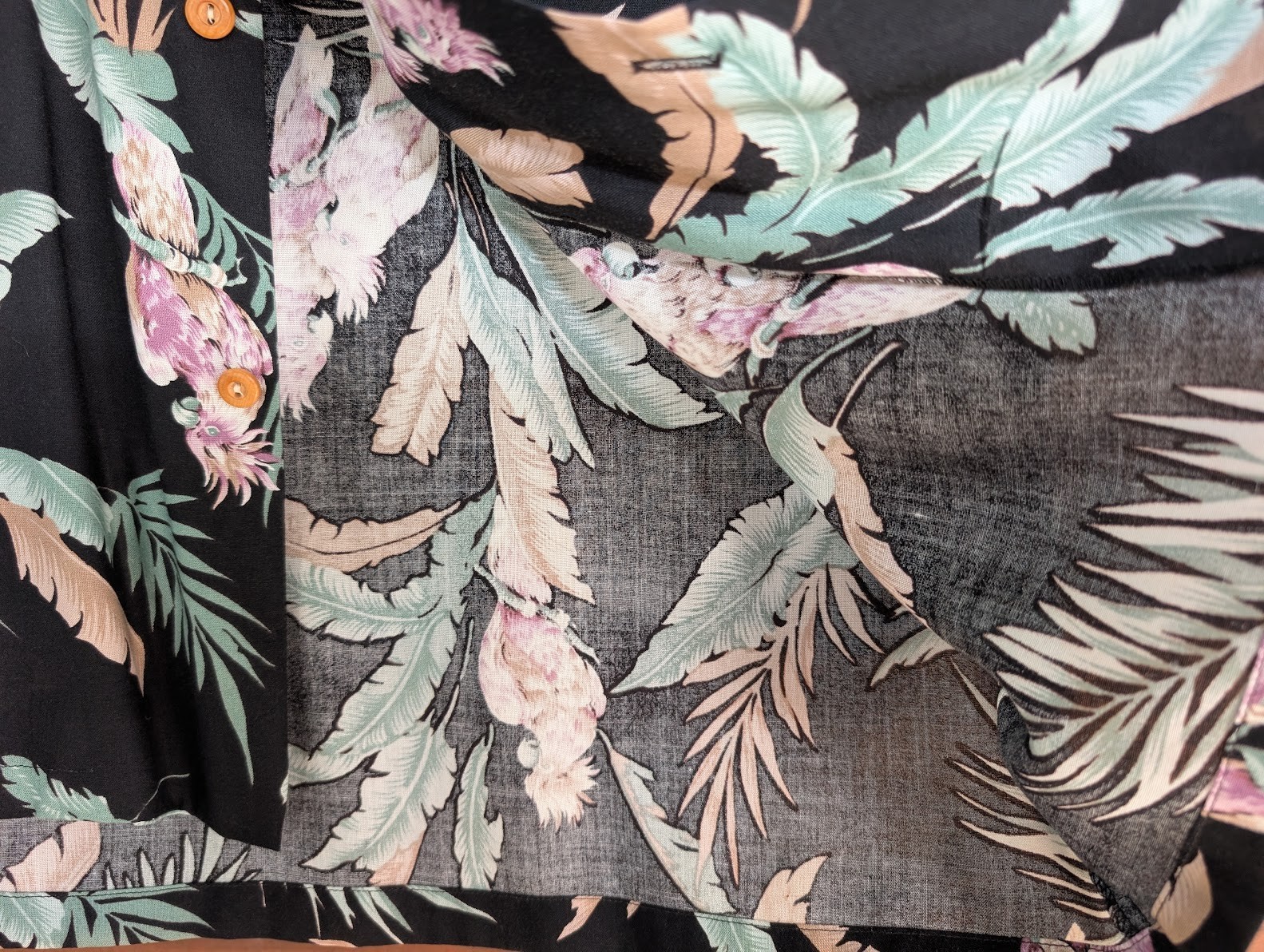 Late 70s Parrot Print Paradise Found Hawaiian Shirt – 100% Rayon – Sony Wardrobe