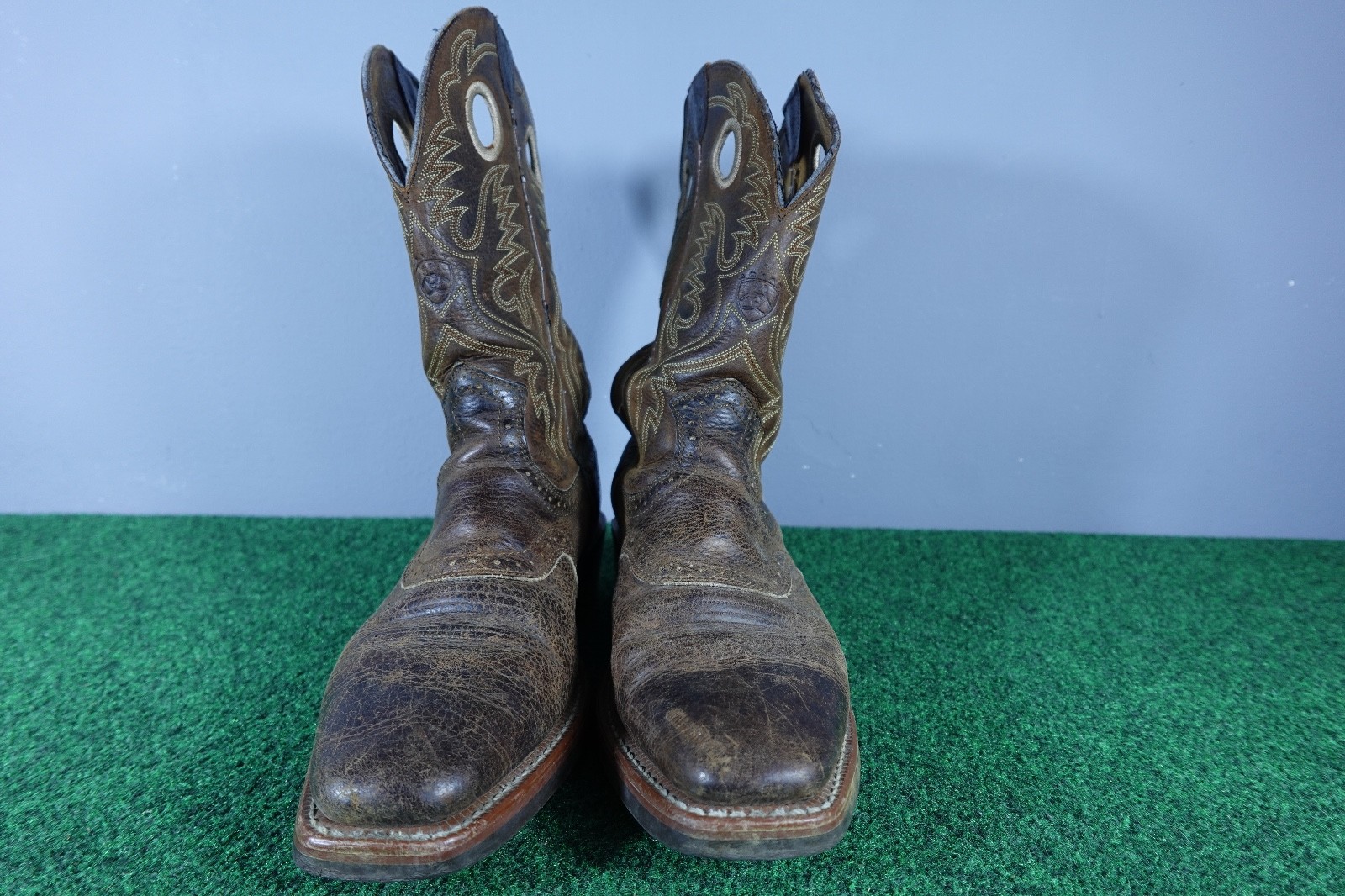 ARIAT ROUGHSTOCK BROWN BULLHIDE LEATHER SQUARE TOE COWBOY BOOTS 34824 MENS 9.5 D
