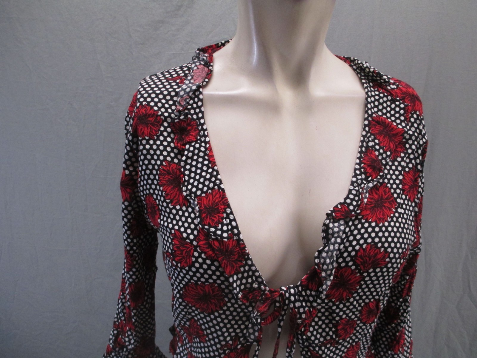 Forever 21 Size M Women Multicolor Floral Front Tie 3/4 Neck Ruffle Crop Top 861