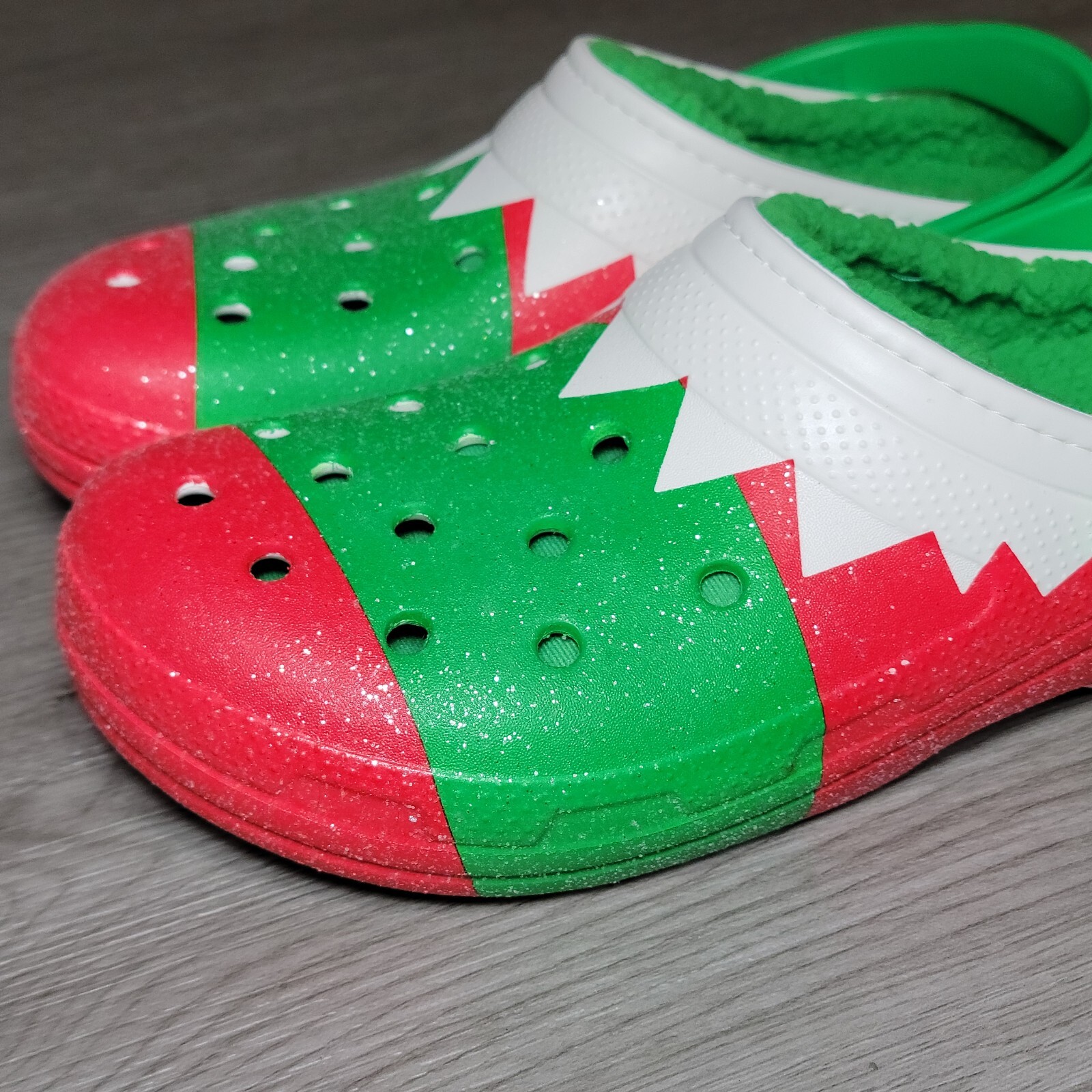 Crocs Classic Christmas Holiday Fuzzy Lined Clogs Sandals Size 13 Dual Comfort