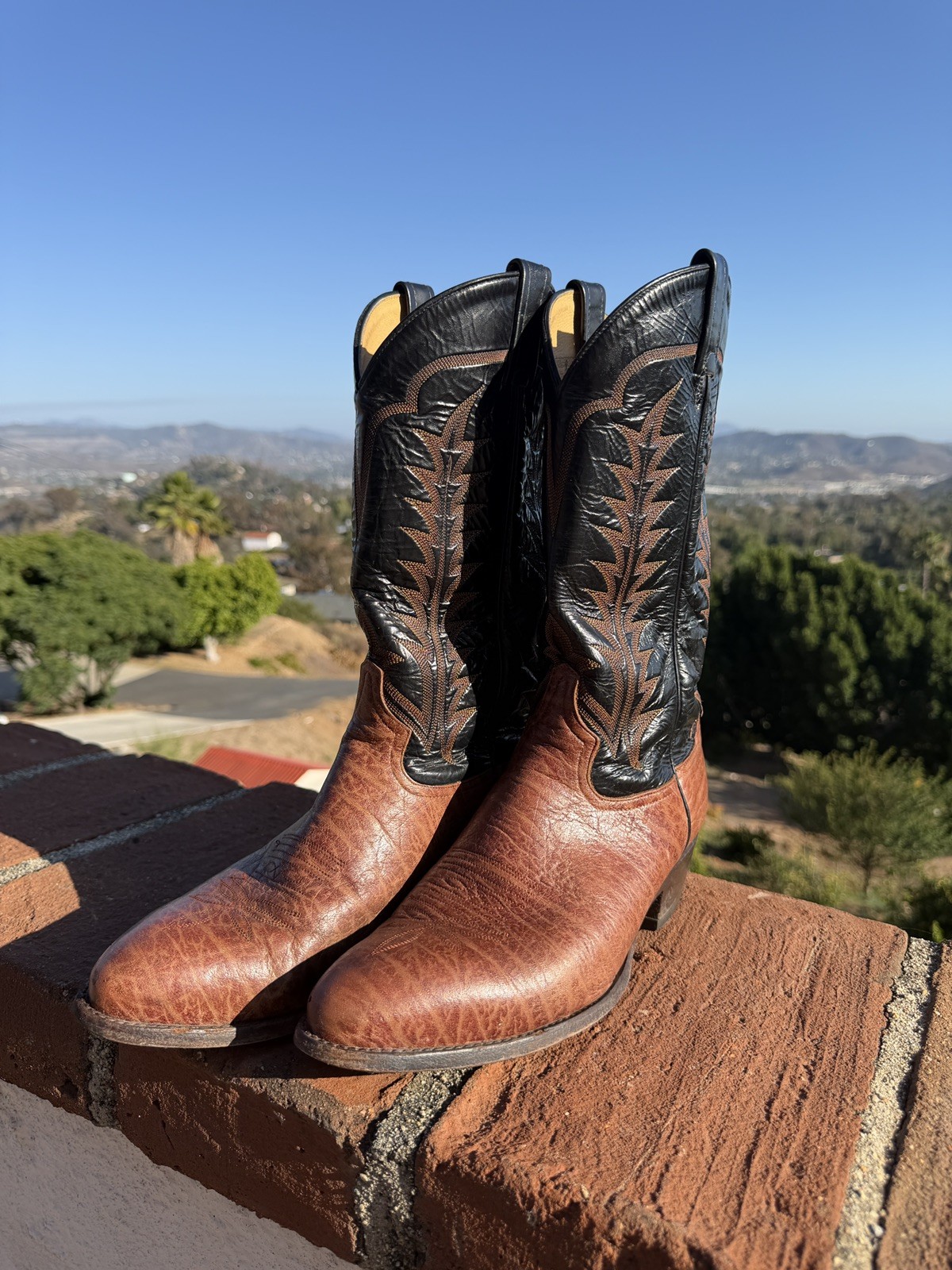 Vintage Tony Lama Mens Size 10.5 Bullhide Cowboy Boots Two-Tone Brown Black 6494