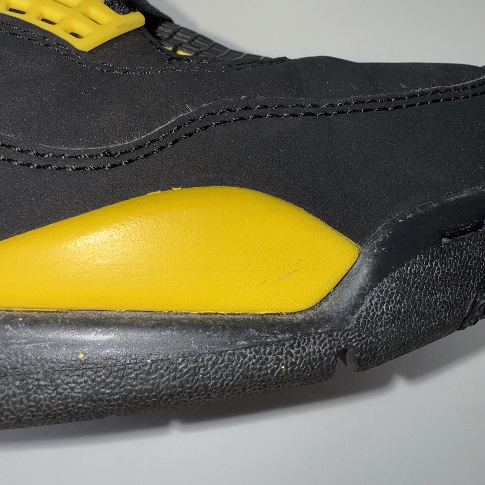 Nike Air Jordan 4 Retro Thunder Men’s Size 10.5 Black Yellow