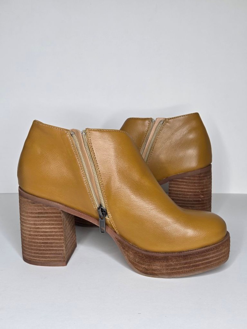 Yellow Box Loredo D’Orsay Platform Clogs Tan Women’s Size 8.5 Cognac Chunky Boot