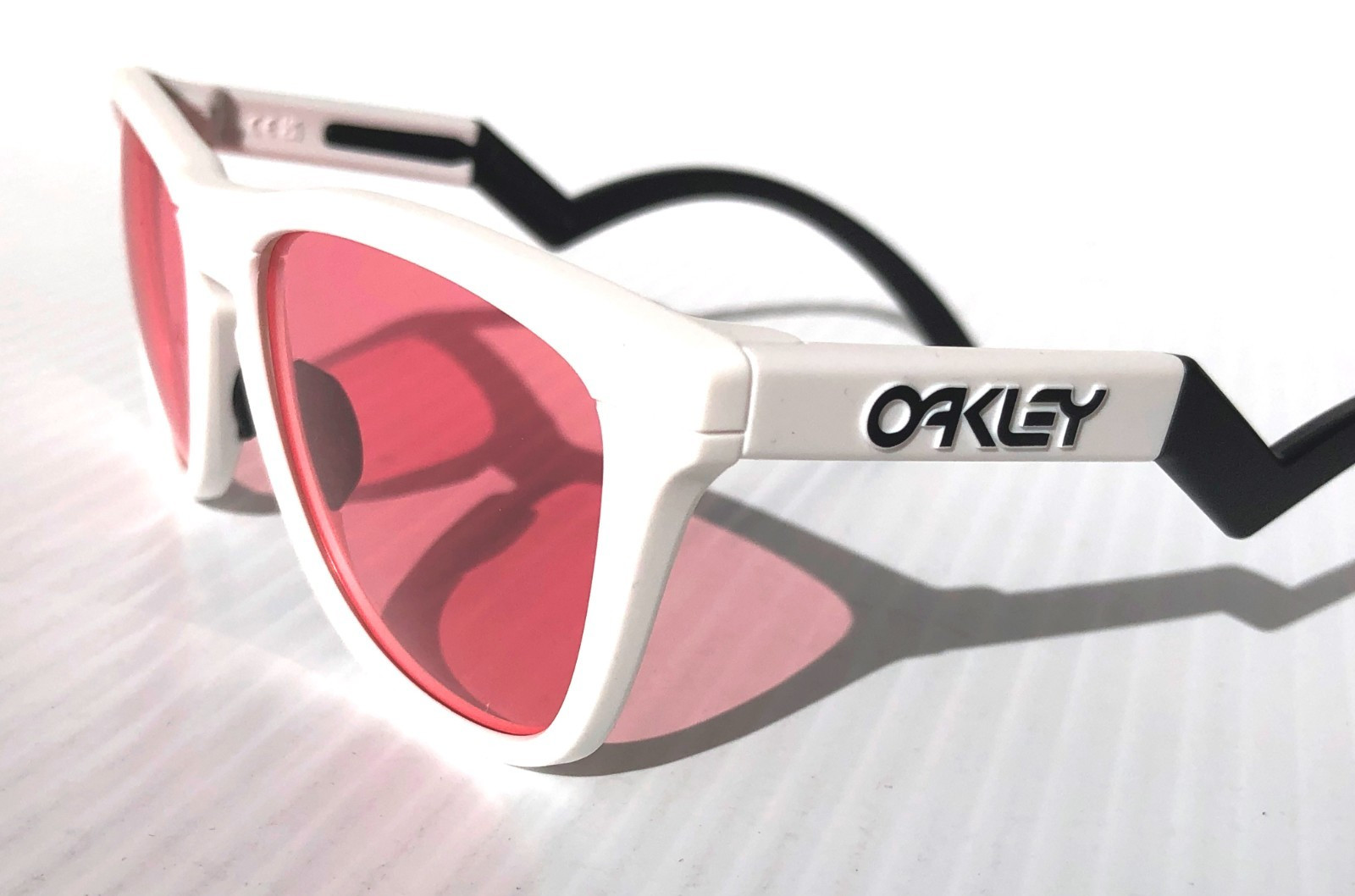 Oakley FROGSKINS HYBRID Matte White GALAXY HD Pink Lens Sunglass 9289-08