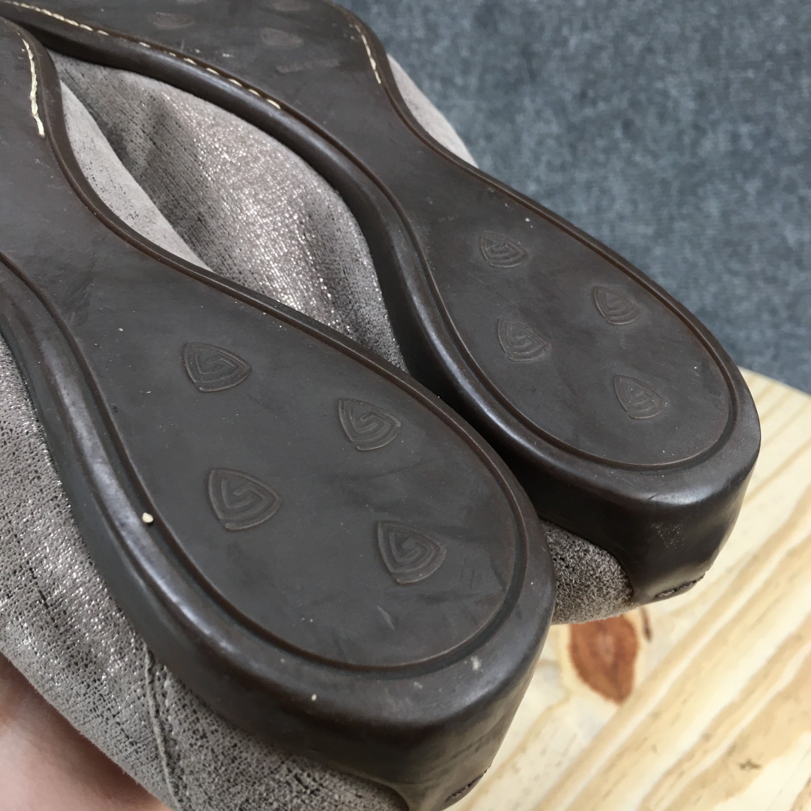 AGL Attilio Giusti Leombruni Loafers Womens 39 Taupe Suede Metallic Slip On