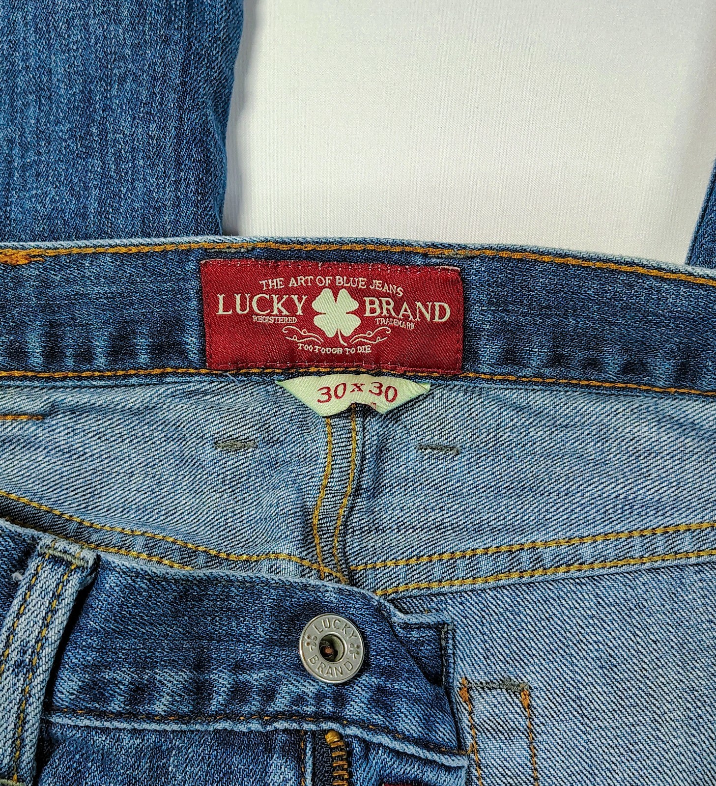 Lucky Brand Men’s Blue Medium Wash Denim Straight Leg Zip/Button 5-Pocket Jeans
