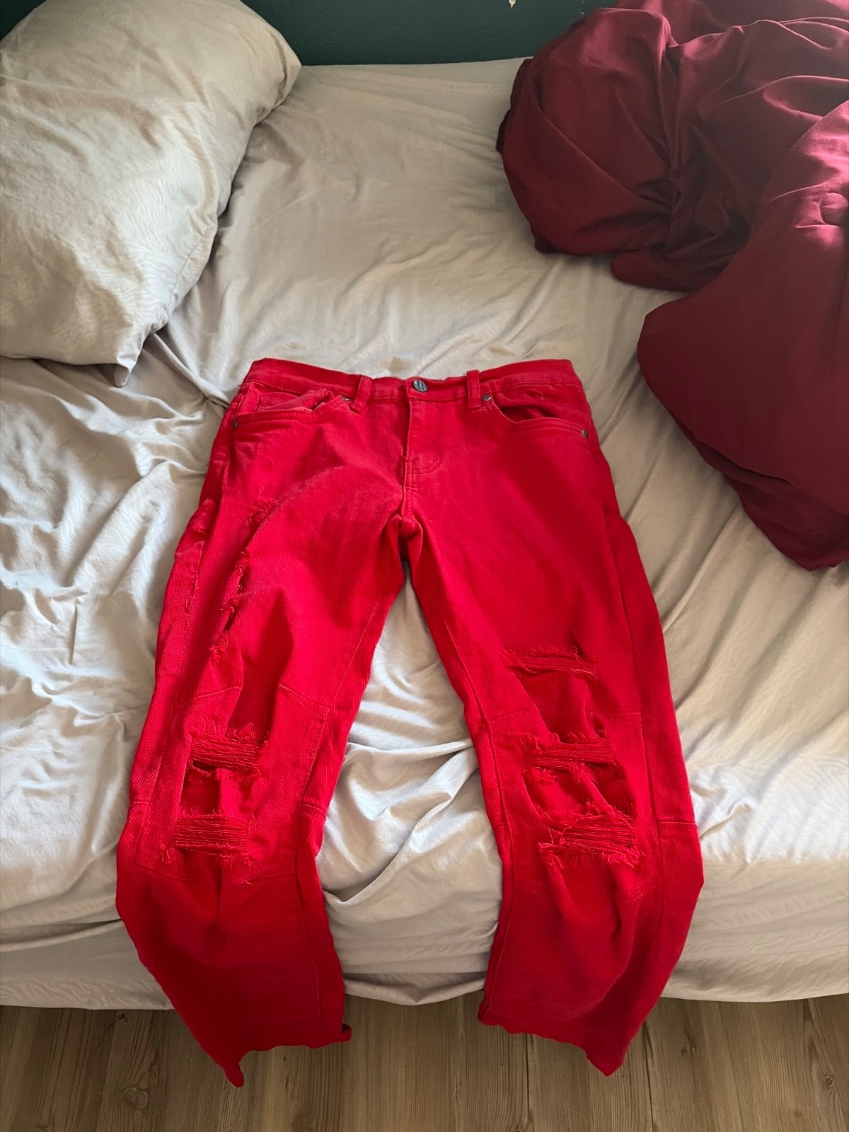 i’m selling skinny jeans some are wrinkled some only been weared once