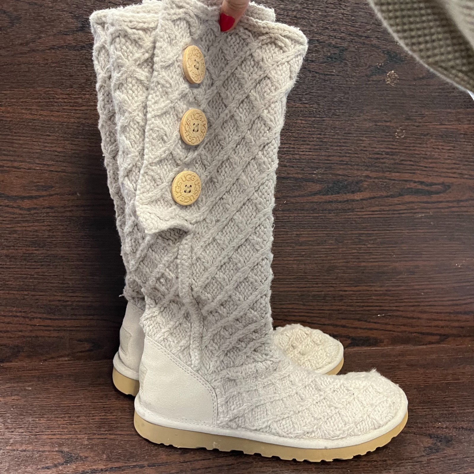 UGG Women’s Winter Boots Size 9 Oatmeal Beige 3066 Cardy Cable Knit 3 Button