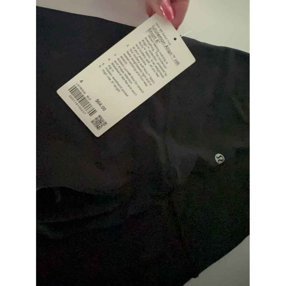 NEW women’s size 4 Lululemon Align High-Rise black biker shorts. 6 inches.