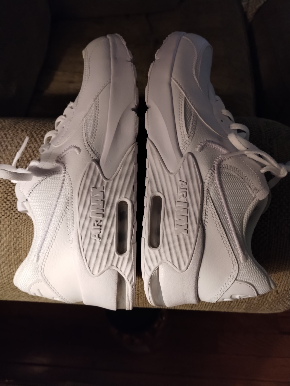 NIKE AIR MAX EXCEE TRIPLE WHITE LEATHER / MESH SHOES WOMENS SIZE 8.5