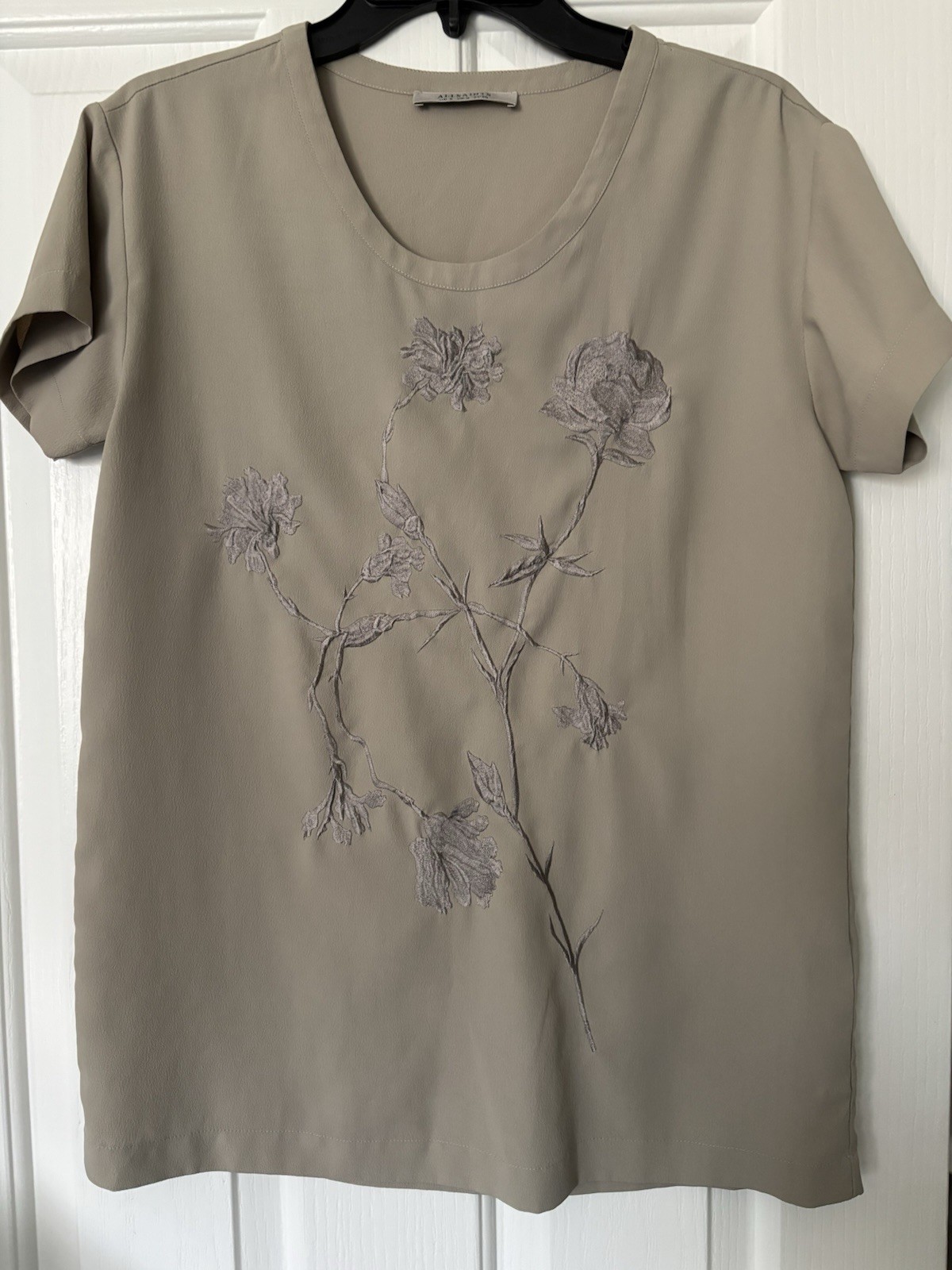 ALLSAINTS Beige Floral gray Embroidered Scoop Neck Short Sleeve T-Shirt Size S