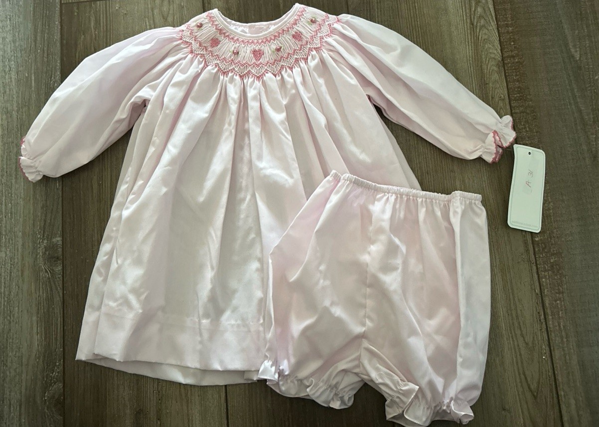NWT Petit Ami Pink Girls Bishop Smocked Dress 9 Months Bloomers Hearts A31