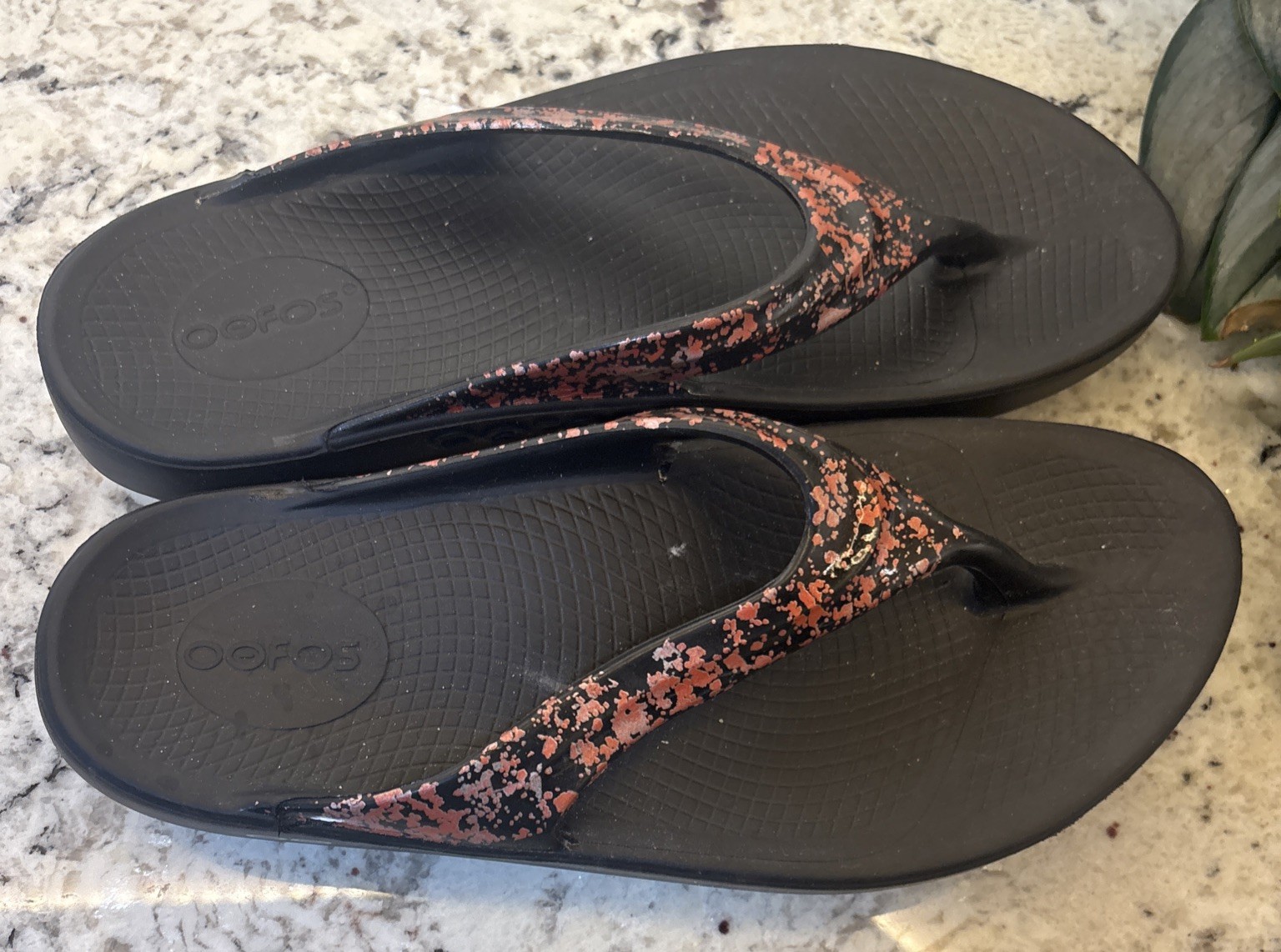 OOFOS OOlala Ltd Edition Bellini Splash Recovery Flip Flop Thong Sandal Women 10