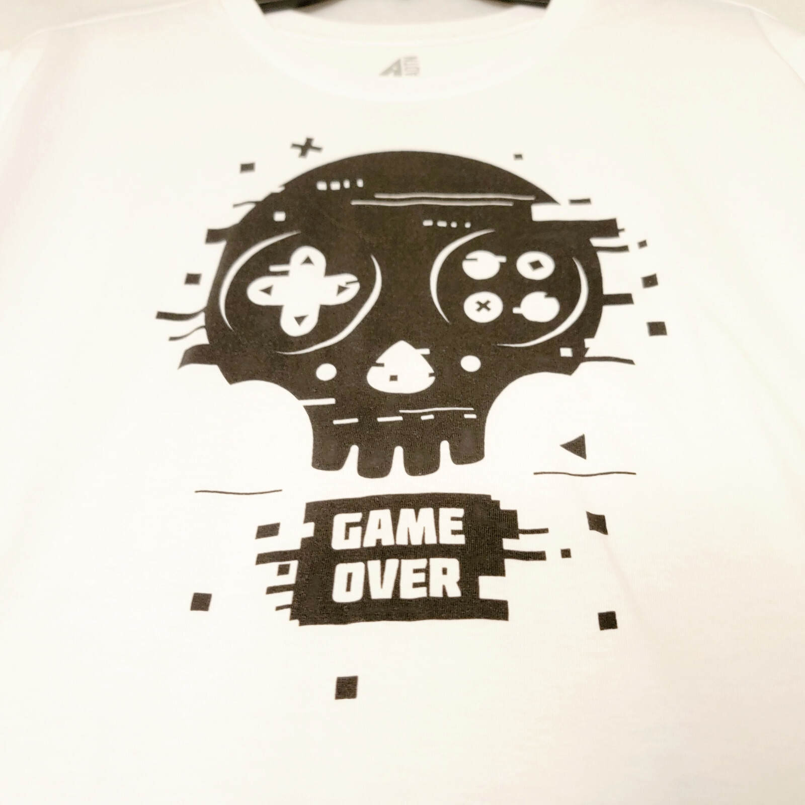 GAME OVER NES SKULL SHIRT MENS LARGE WHITE Nintendo ADTN NWT