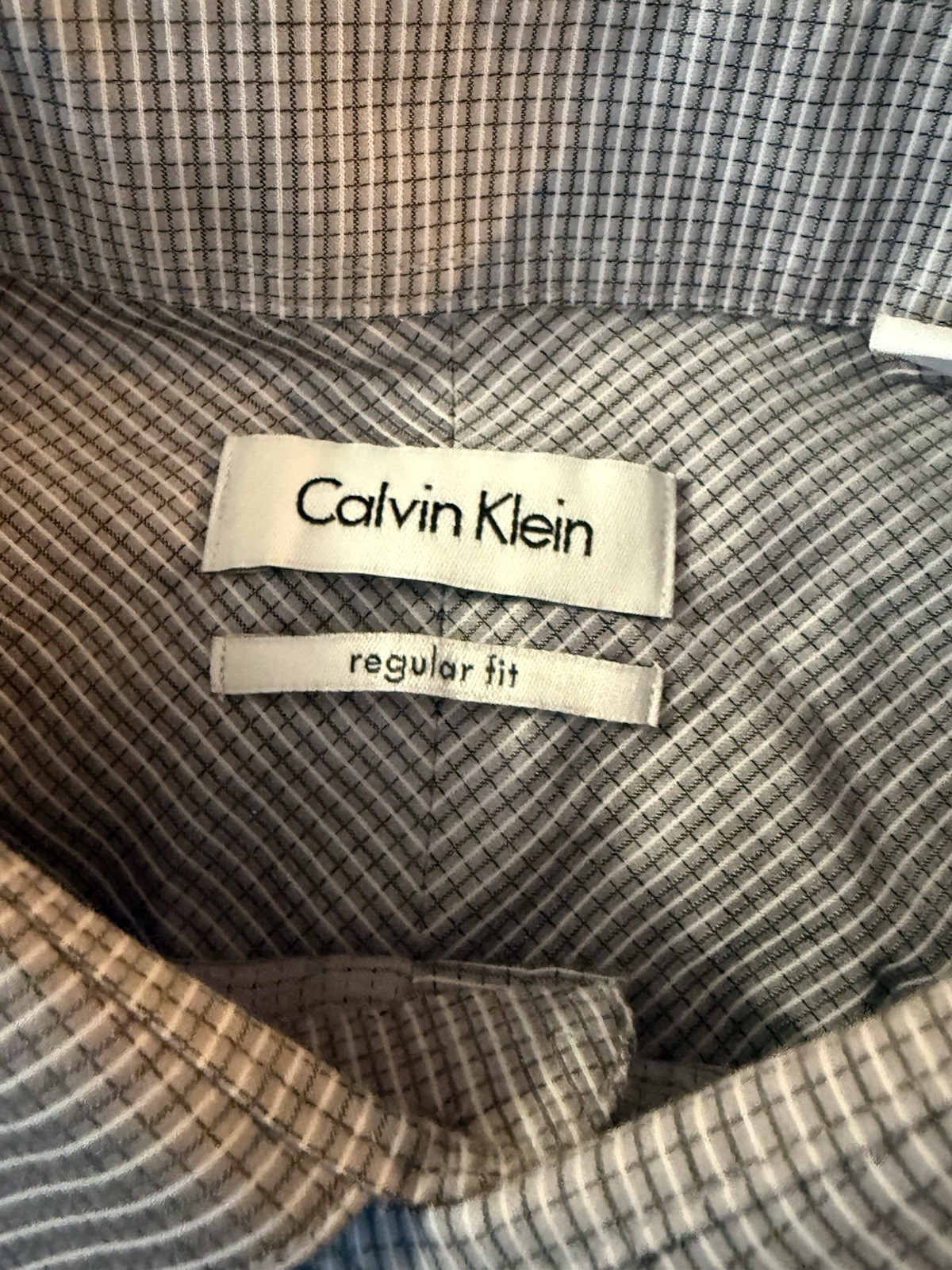 Calvin Klein Slim Fit Men’s Button Front Long Sleeve Shirt 17 1/2 34-35