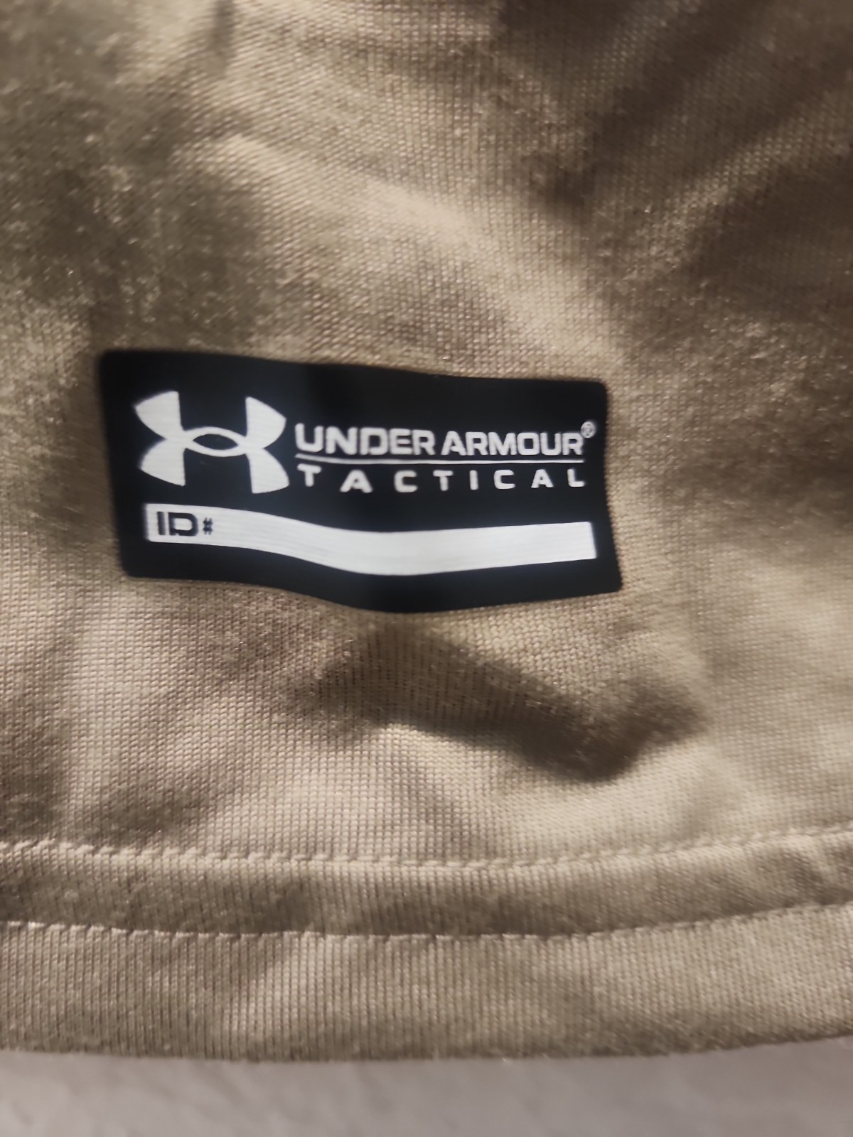 UNDERARMOUR SHIRT XL TAN