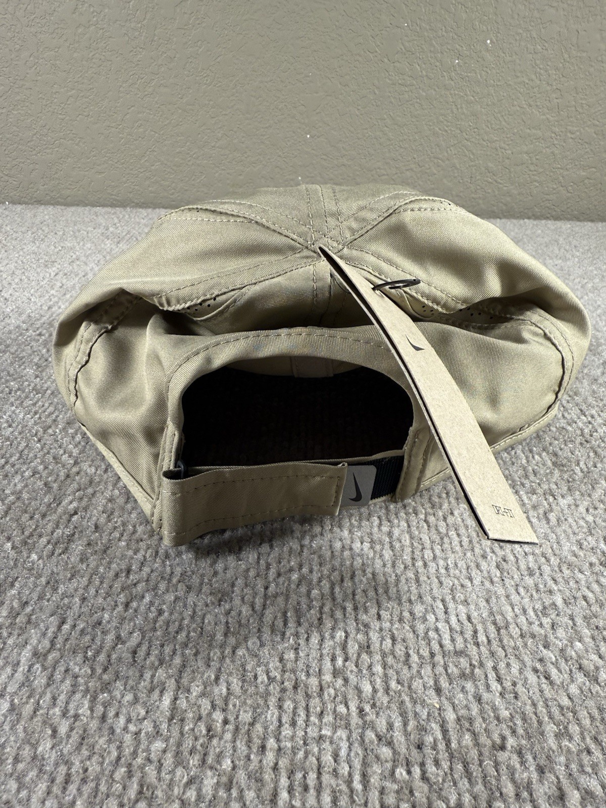 Nike Dri-Fit AeroBill Team Featherlight Khaki CJ7082-247 Adjustable Running Hat