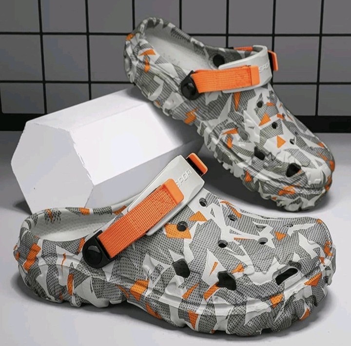 Unisex Camo EVA Foam Clogs Slip On Garden Shoes Non Slip Beach Shower Sandals